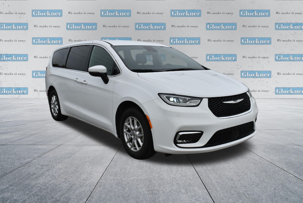 Used 2023 Chrysler Pacifica Touring Minivan/Van