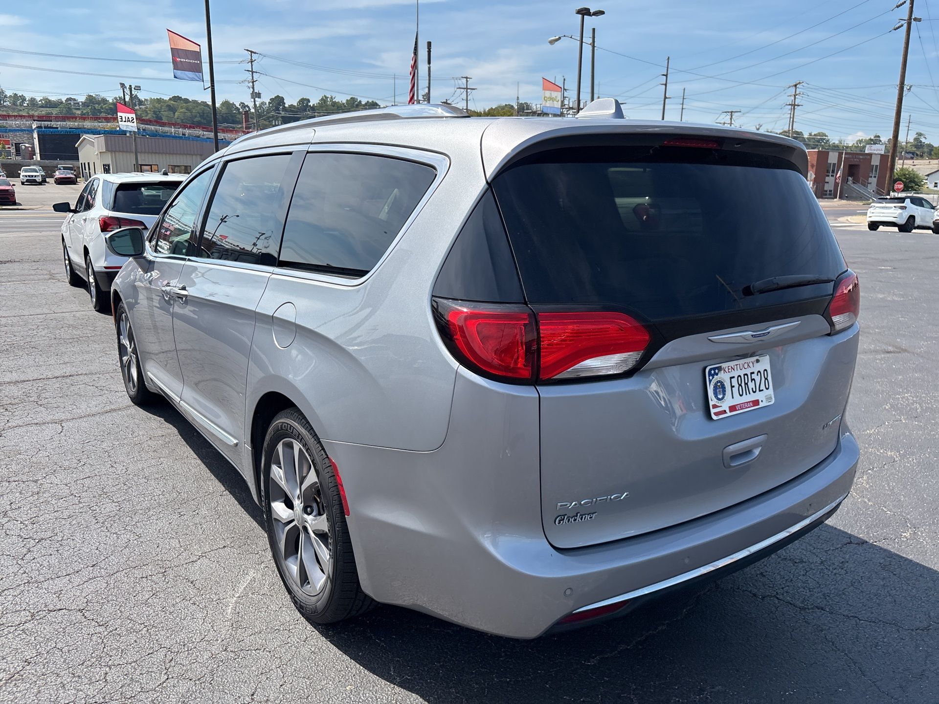 2020 Chrysler Pacifica Limited photo 2