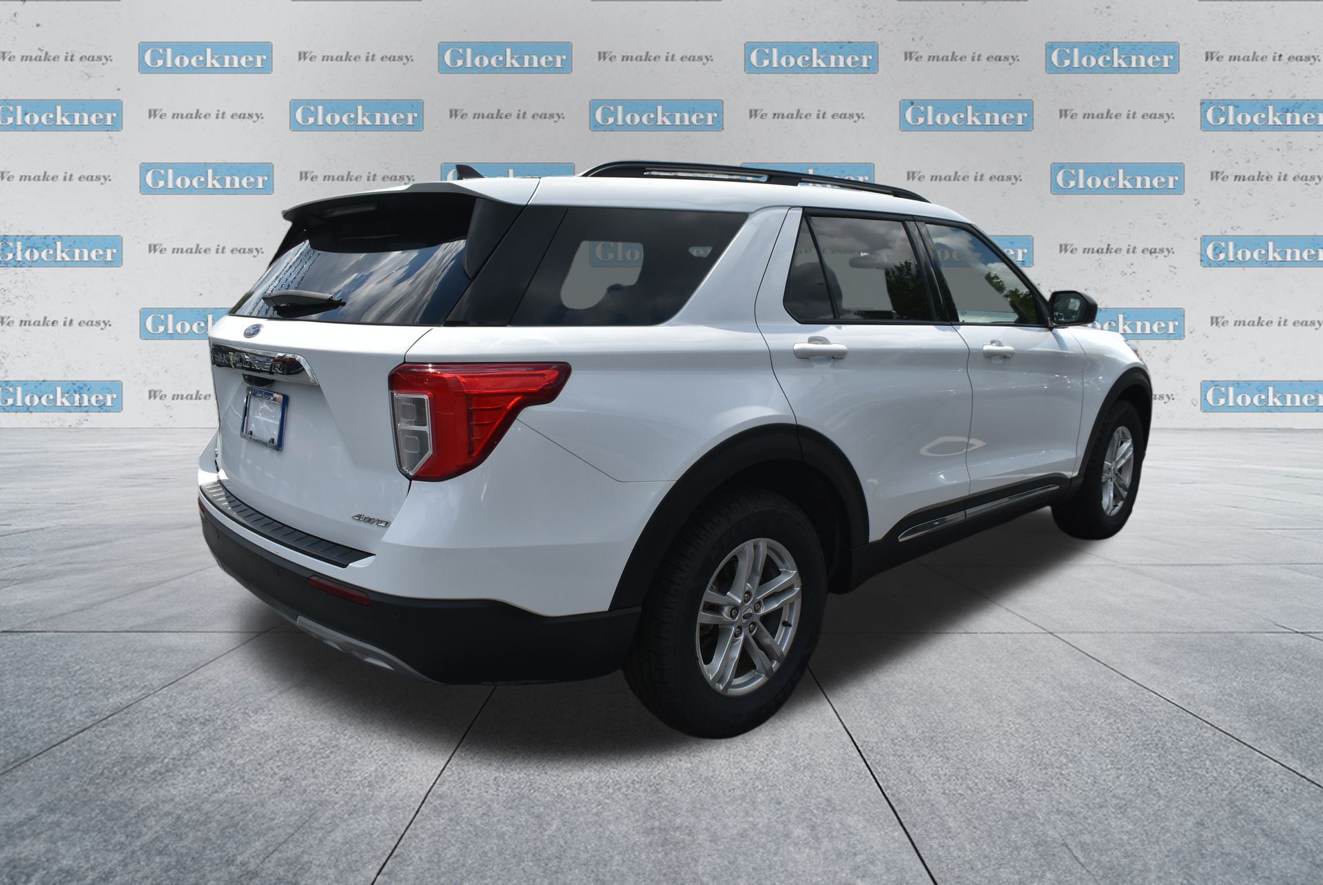 2023 Ford Explorer XLT photo 3