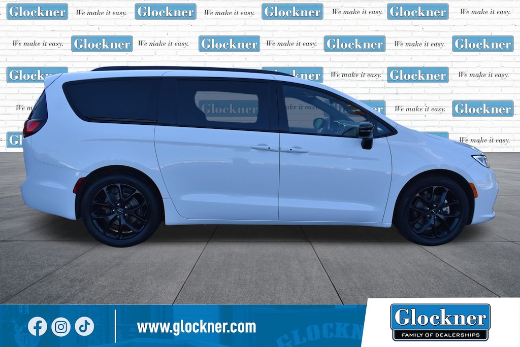 Used 2025 Chrysler Pacifica Limited Minivan/Van