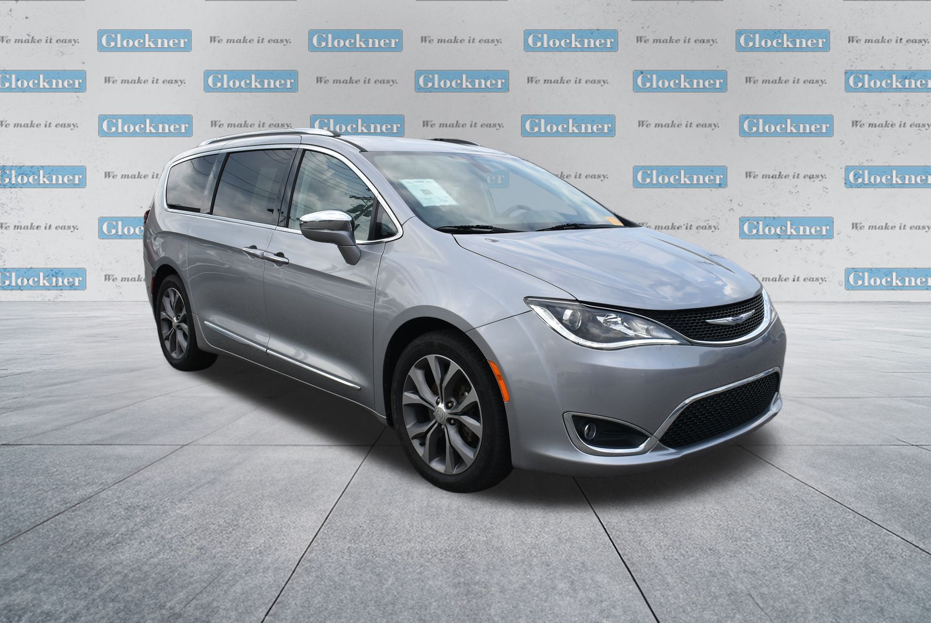 2020 Chrysler Pacifica Limited photo 3