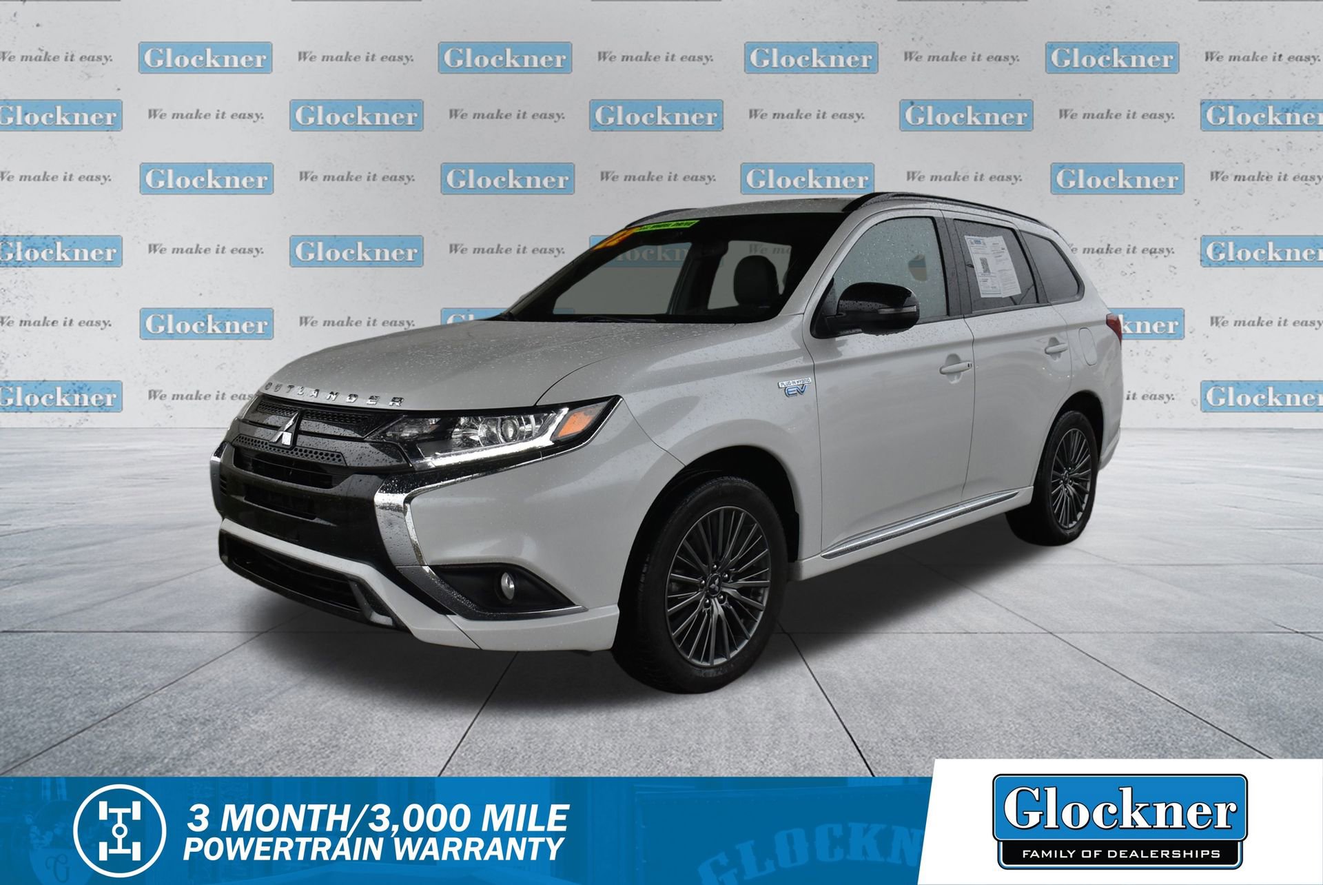 2022 Mitsubishi Outlander PHEV LE's photo