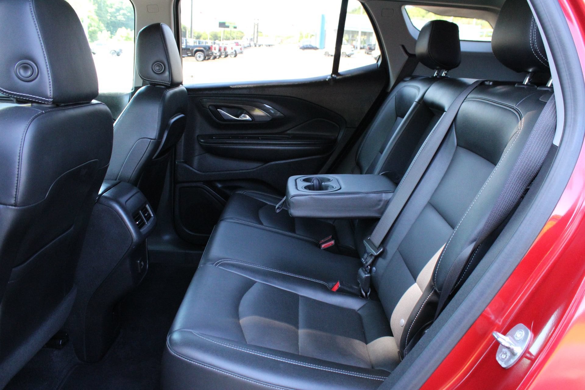 2024 GMC Terrain SLT - Photo 18