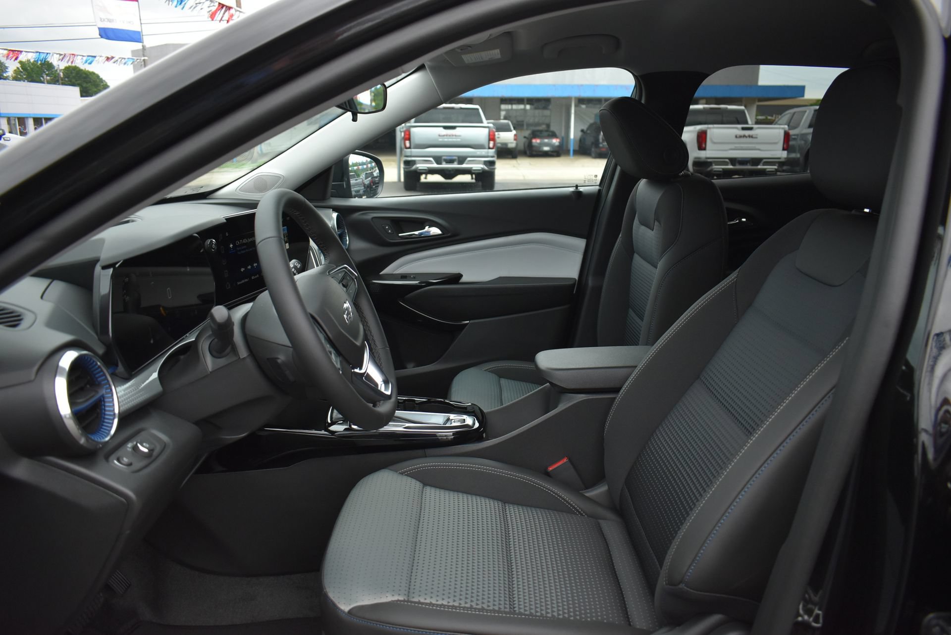 2026 Chevrolet Trax LT - Photo 14