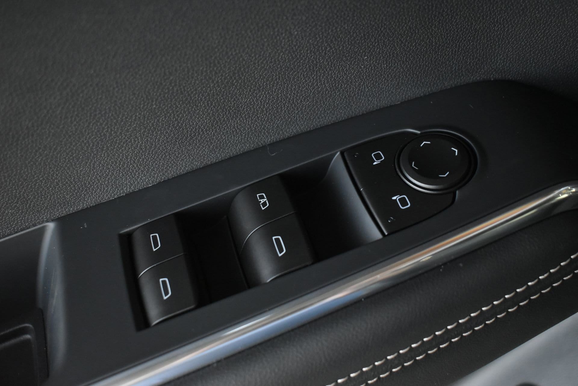 2026 GMC Acadia Elevation - Photo 13