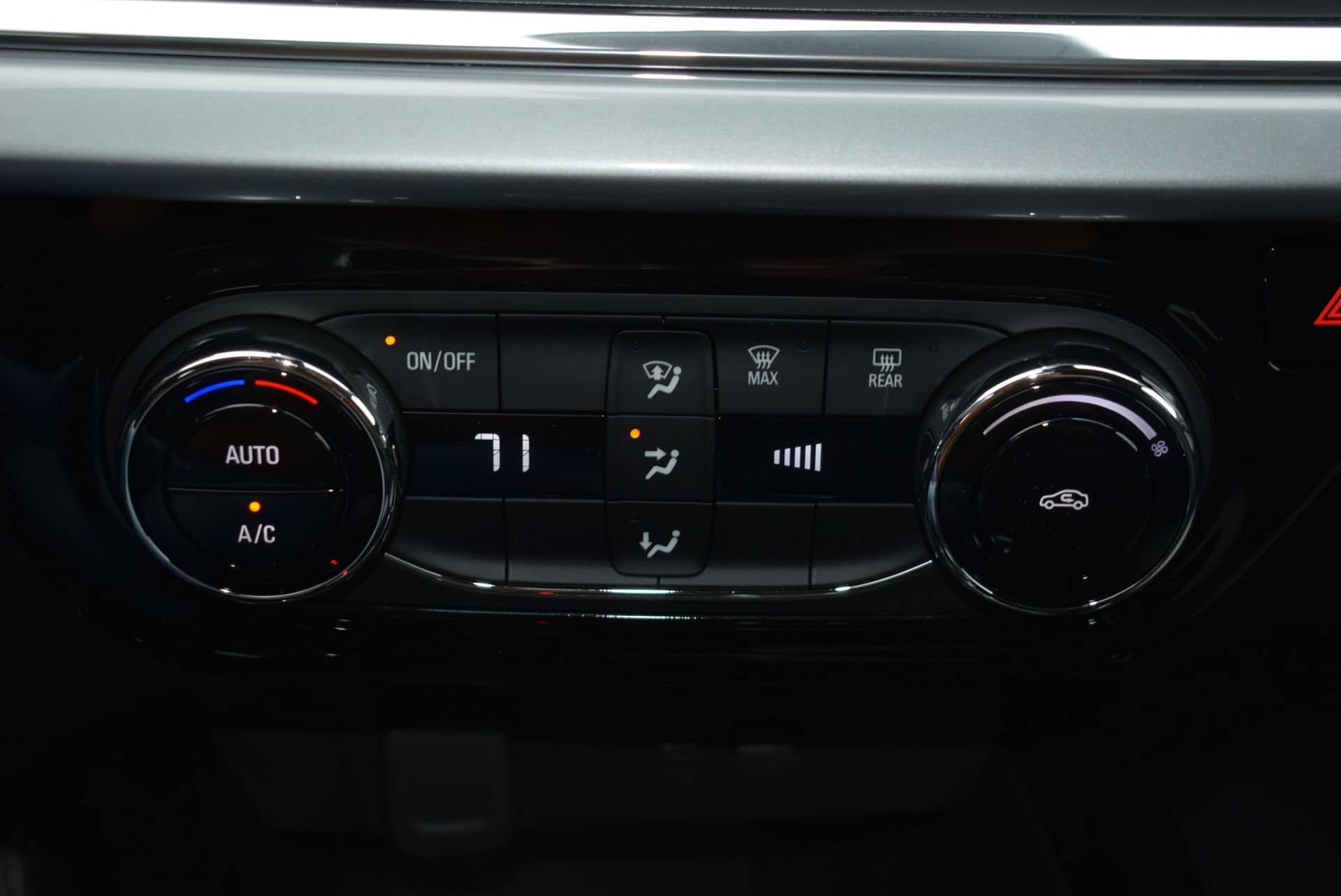 2026 Chevrolet Trax LT - Photo 31