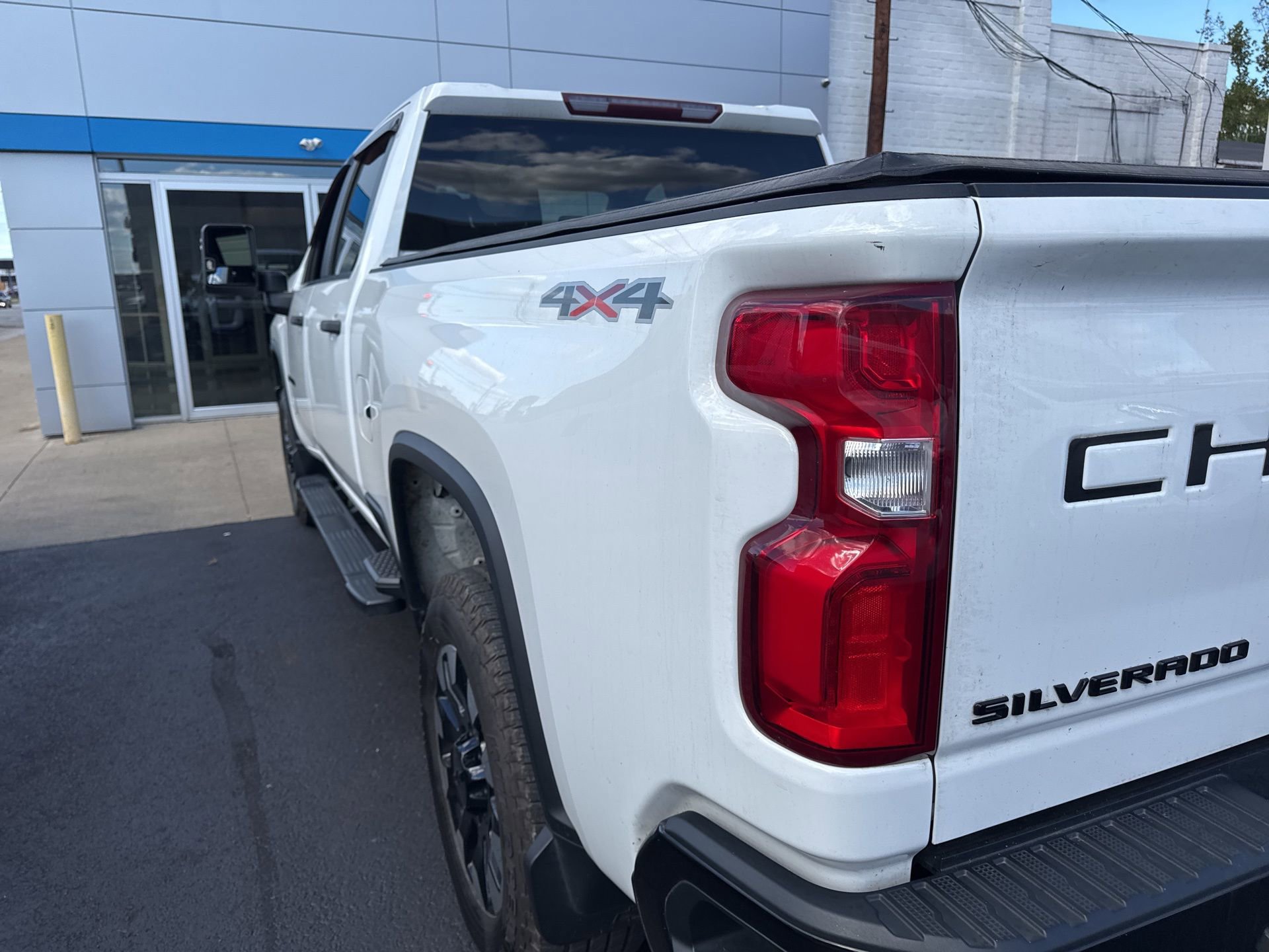 2020 Chevrolet Silverado 2500HD Custom photo 2