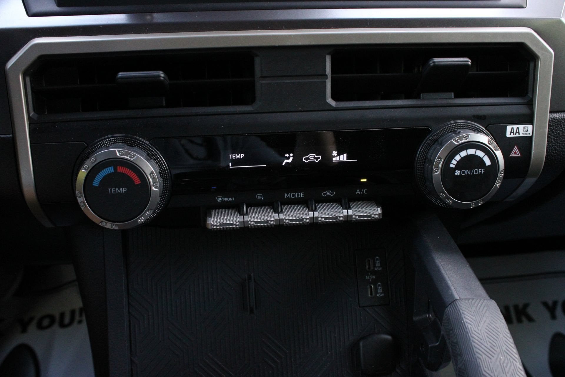 2025 Toyota Tacoma SR5 - Photo 38