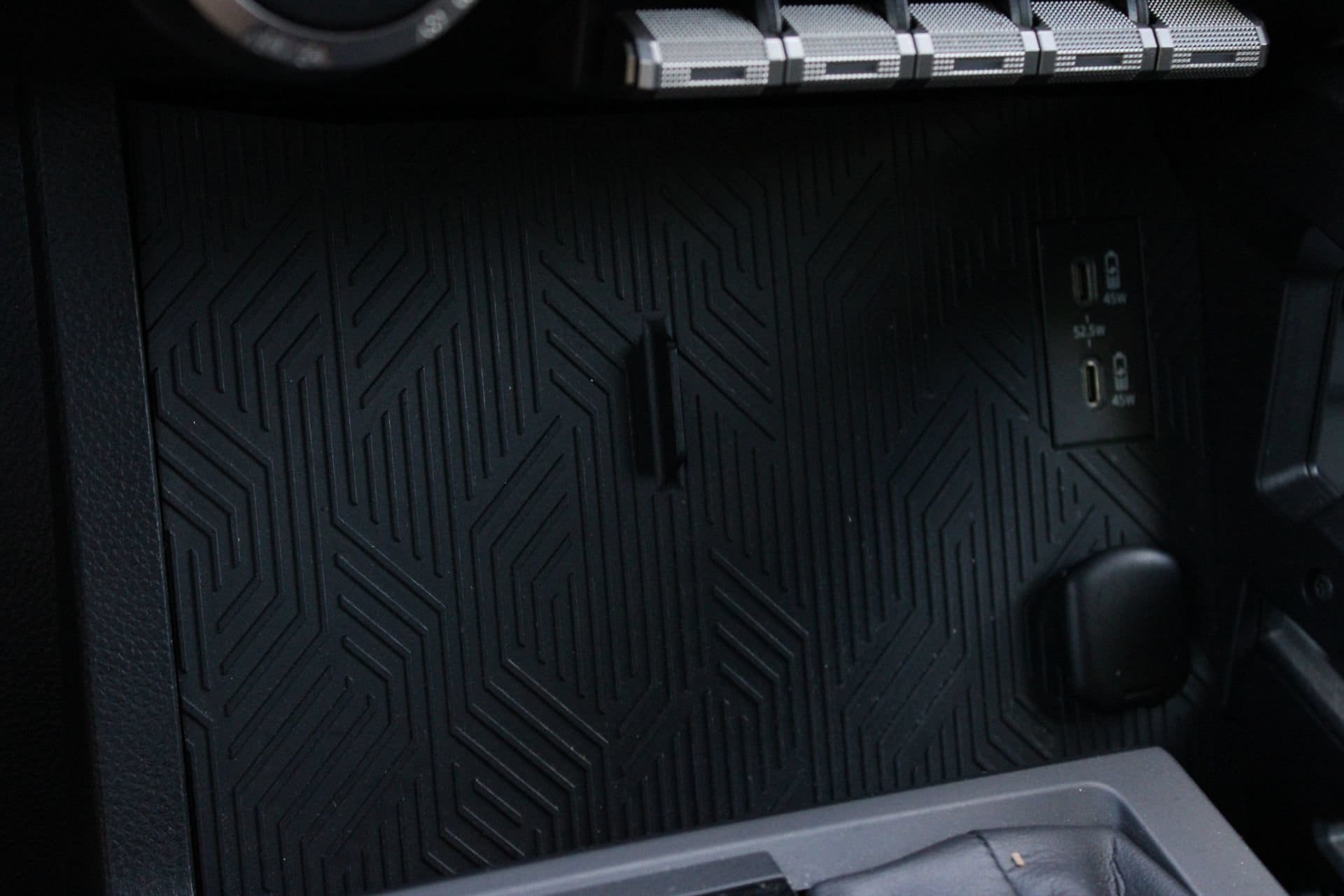 2025 Toyota Tacoma SR5 - Photo 39