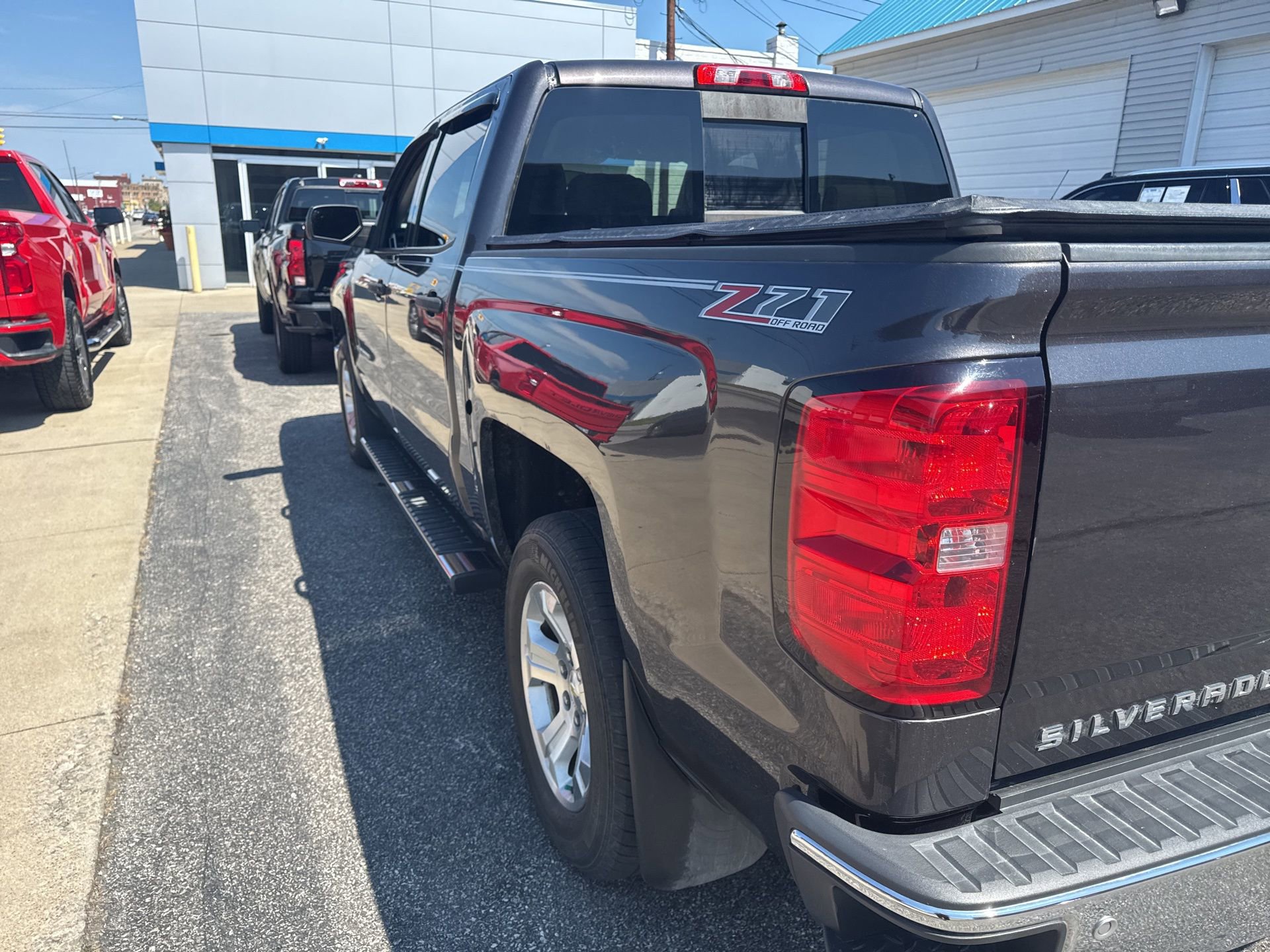 Used 2014 Chevrolet Silverado 1500 2LT with VIN 3GCUKREC4EG470702 for sale in Ironton, OH
