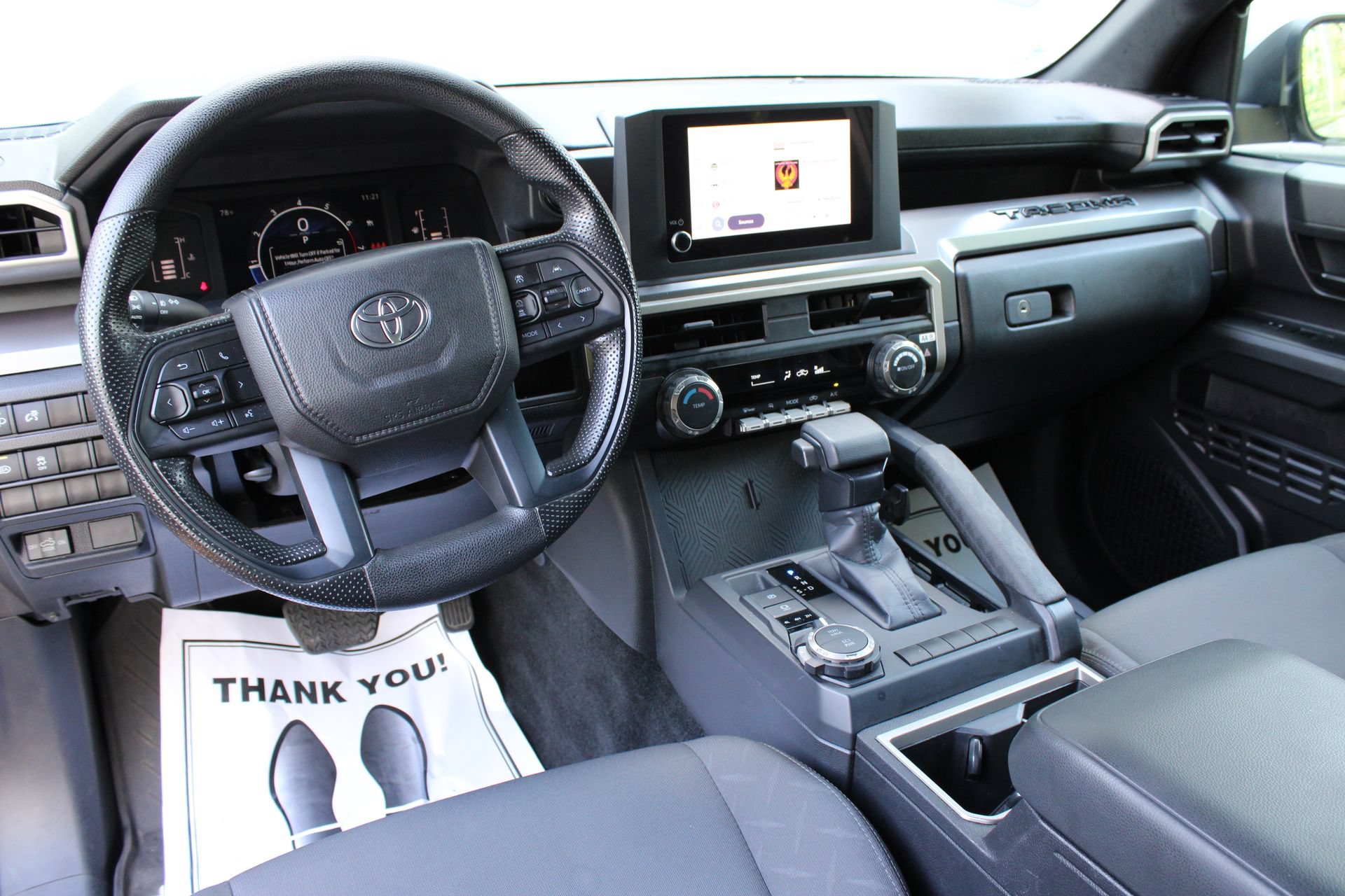 2025 Toyota Tacoma SR5 - Photo 22