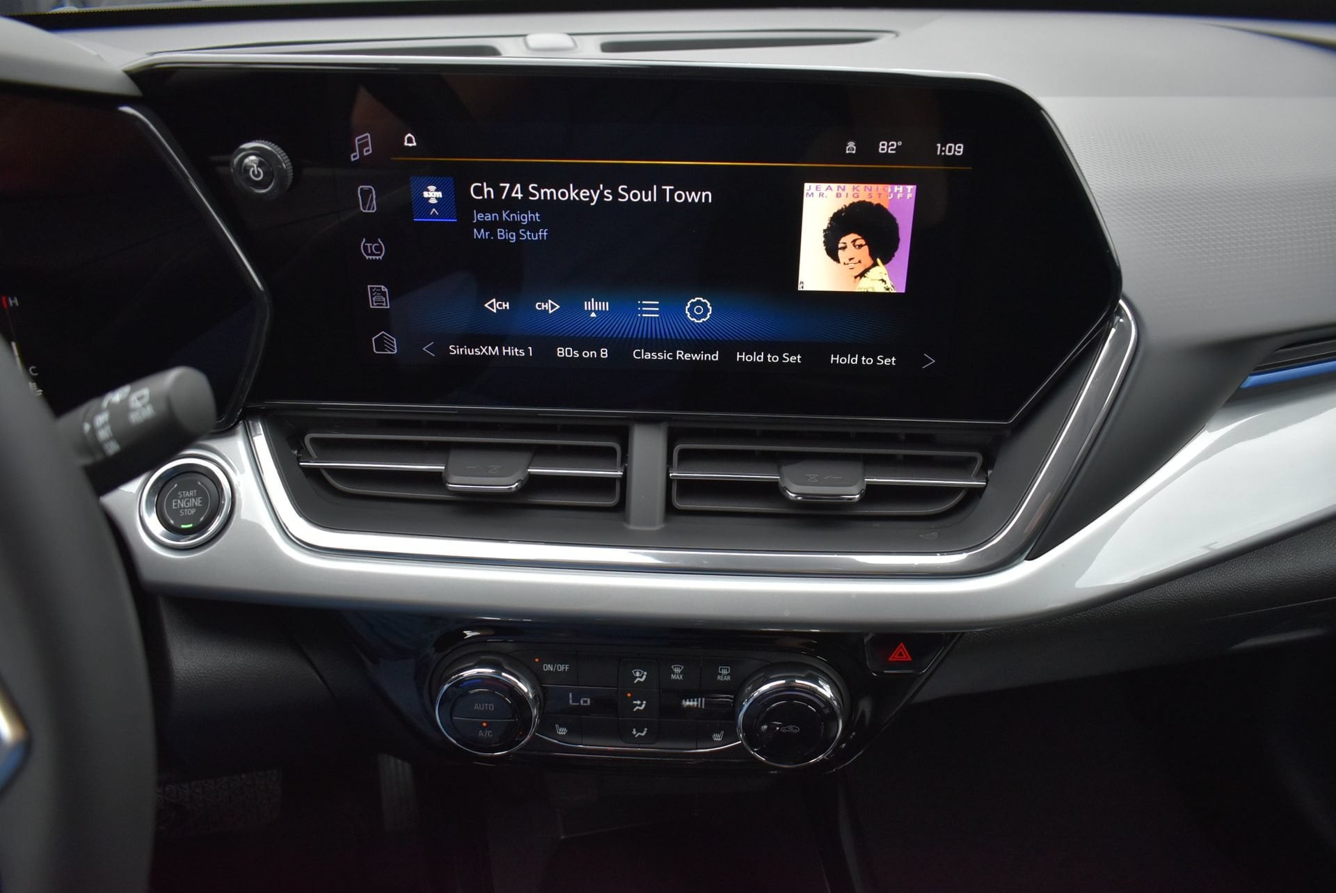 2026 Chevrolet Trax LT - Photo 26