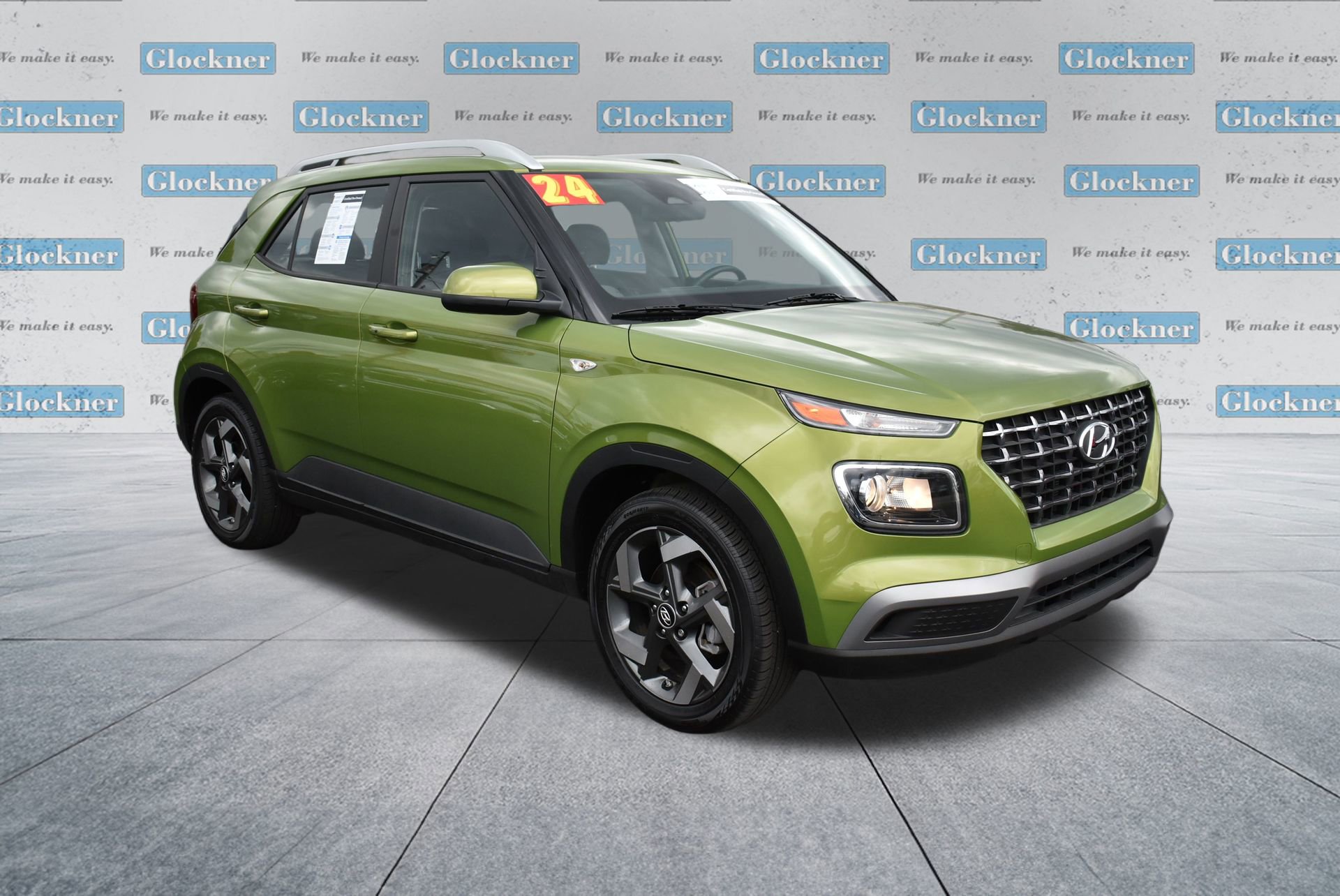 2024 Hyundai Venue SEL photo 3