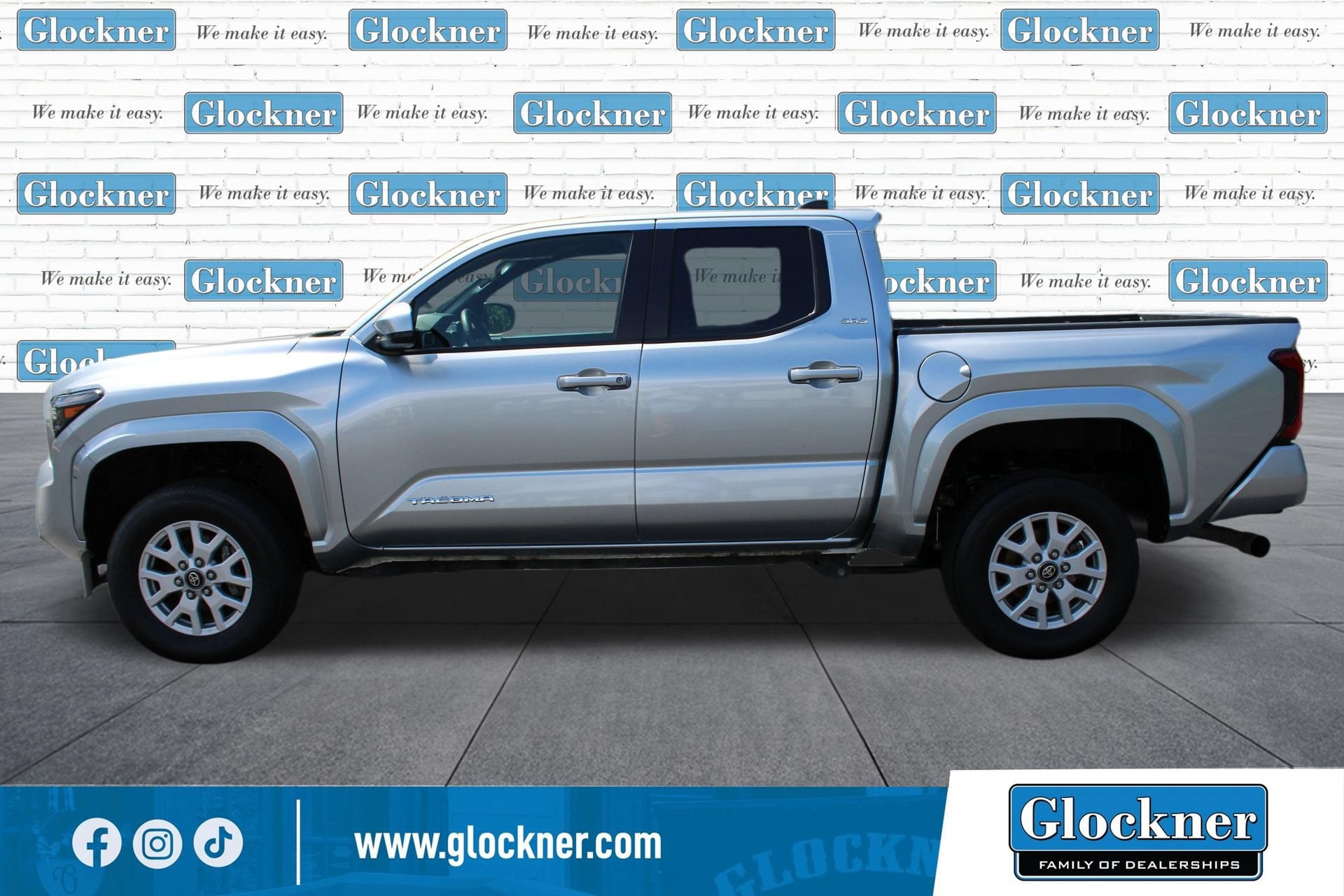 2025 Toyota Tacoma SR5 - Photo 10