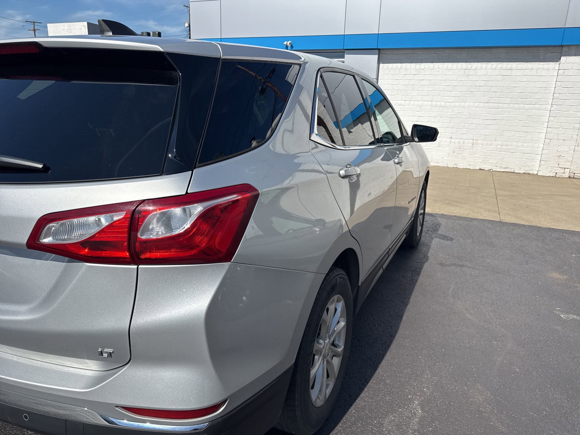 2020 Chevrolet Equinox LT photo 3