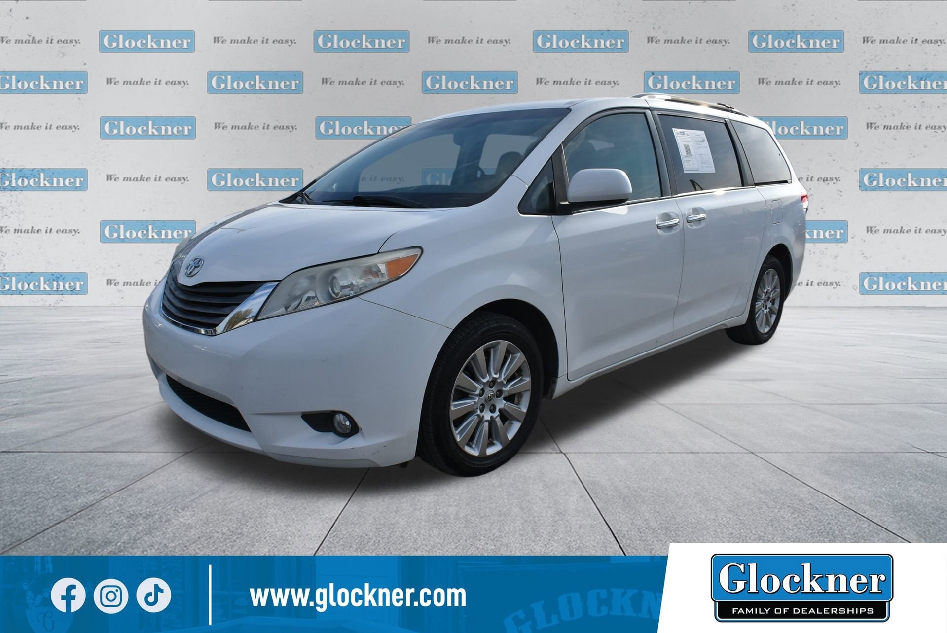 2011 Toyota Sienna XLE's photo