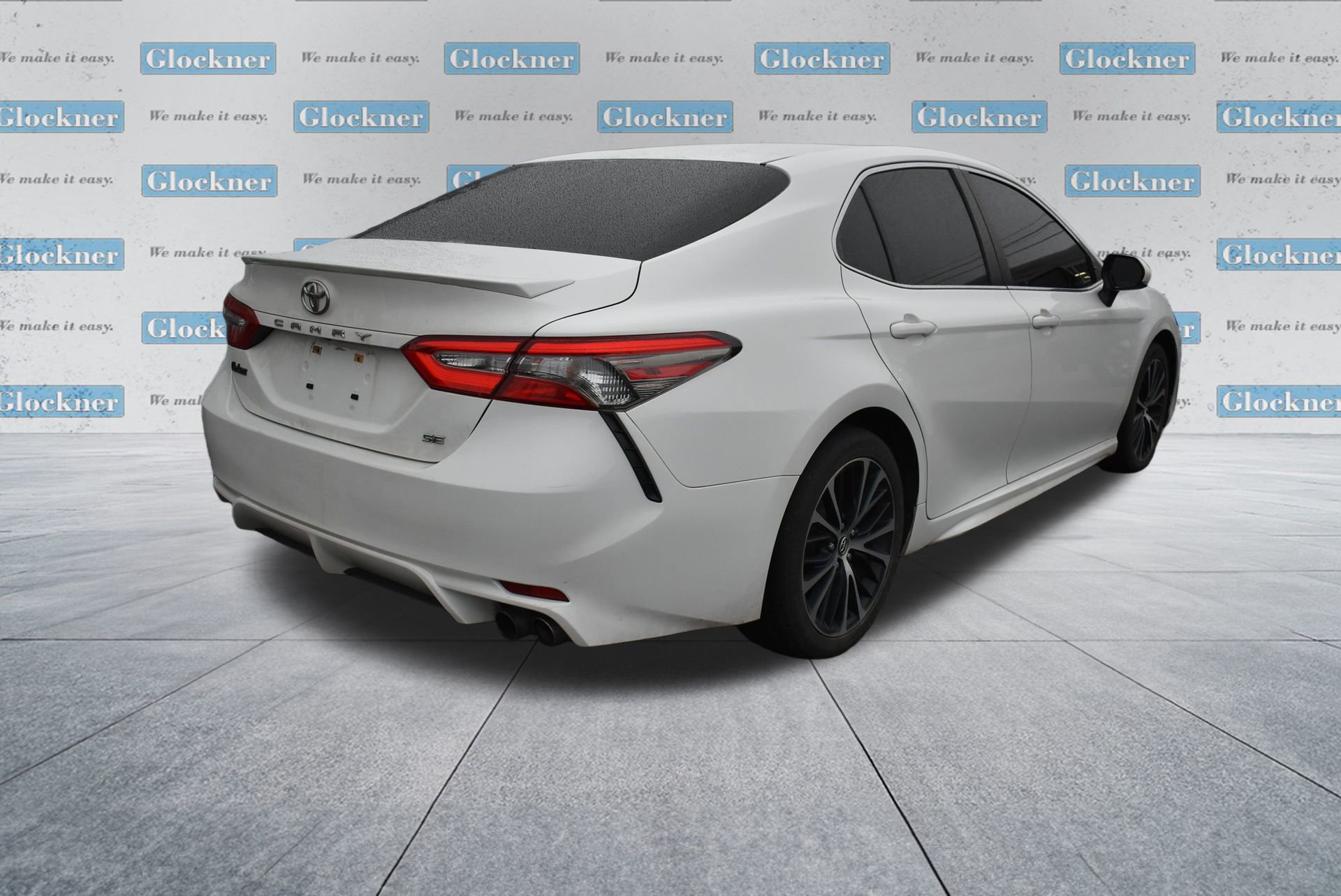 2018 Toyota Camry LE photo 4