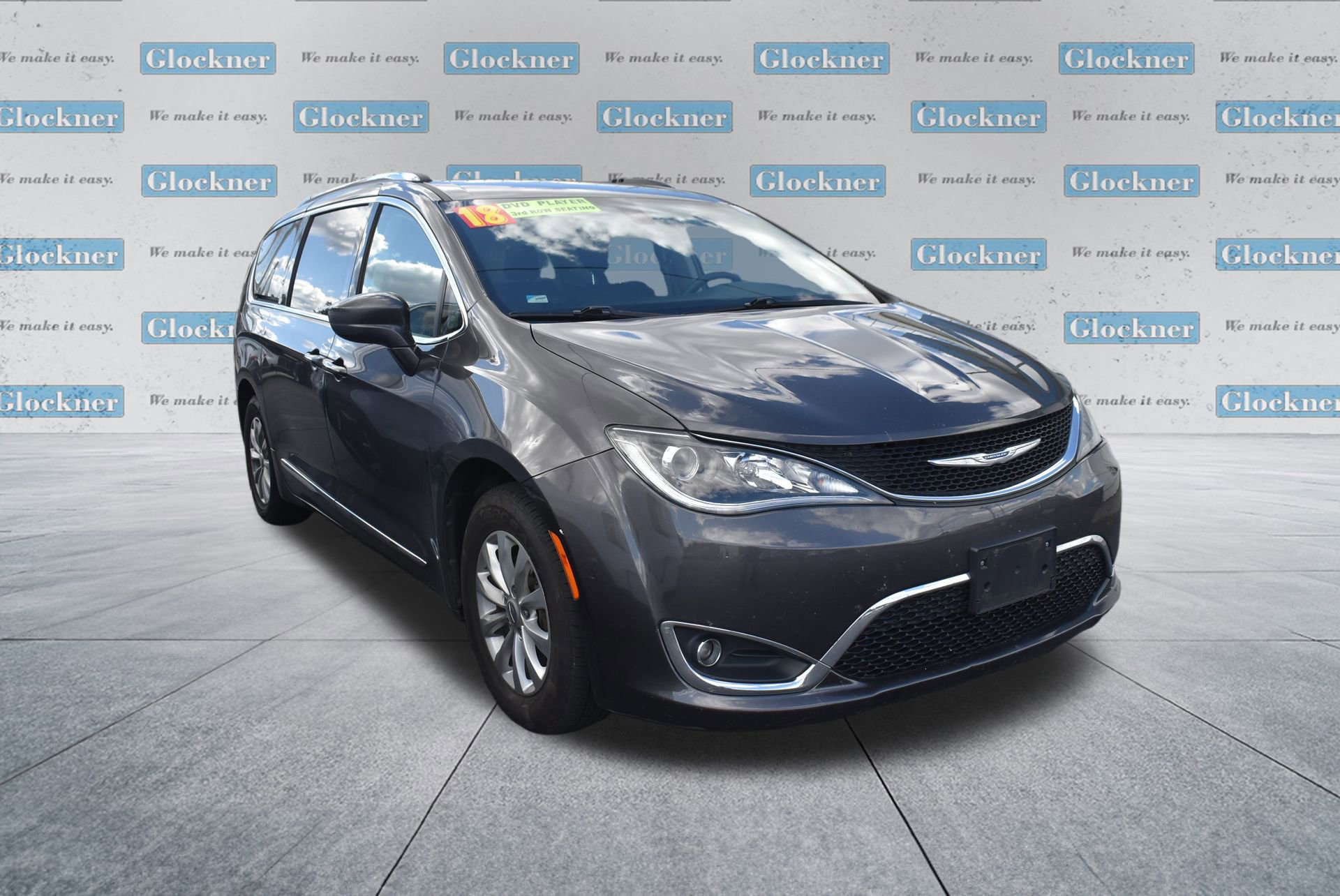 2018 Chrysler Pacifica Touring Plus photo 2