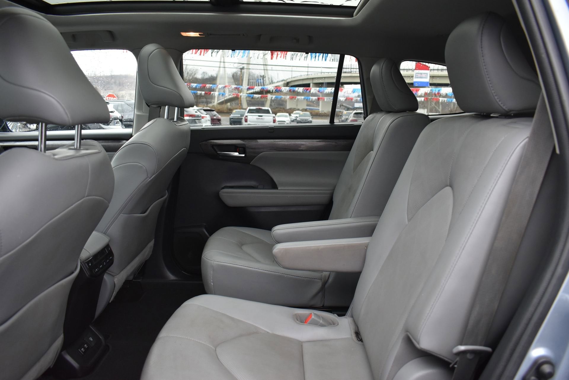 2021 Toyota Highlander Platinum - Photo 17