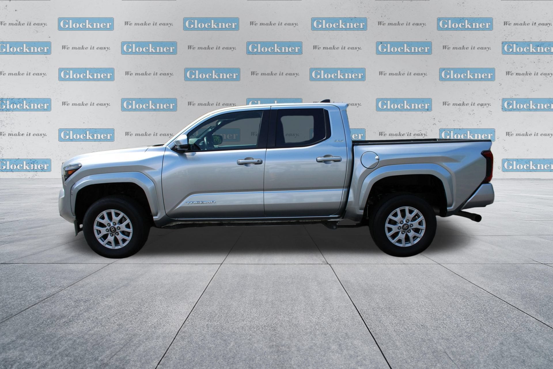 2025 Toyota Tacoma SR5 - Photo 10