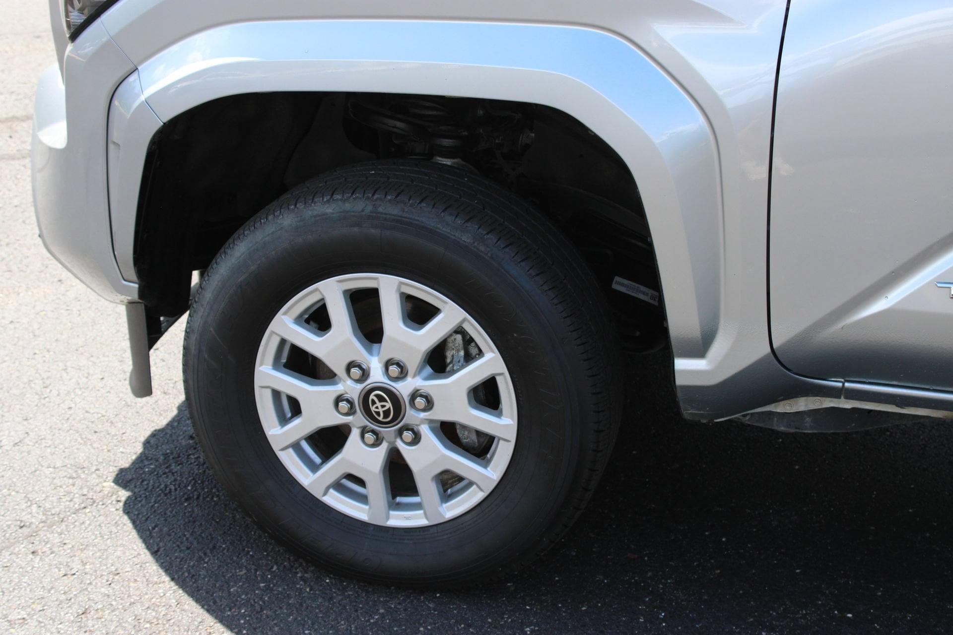 2025 Toyota Tacoma SR5 - Photo 11