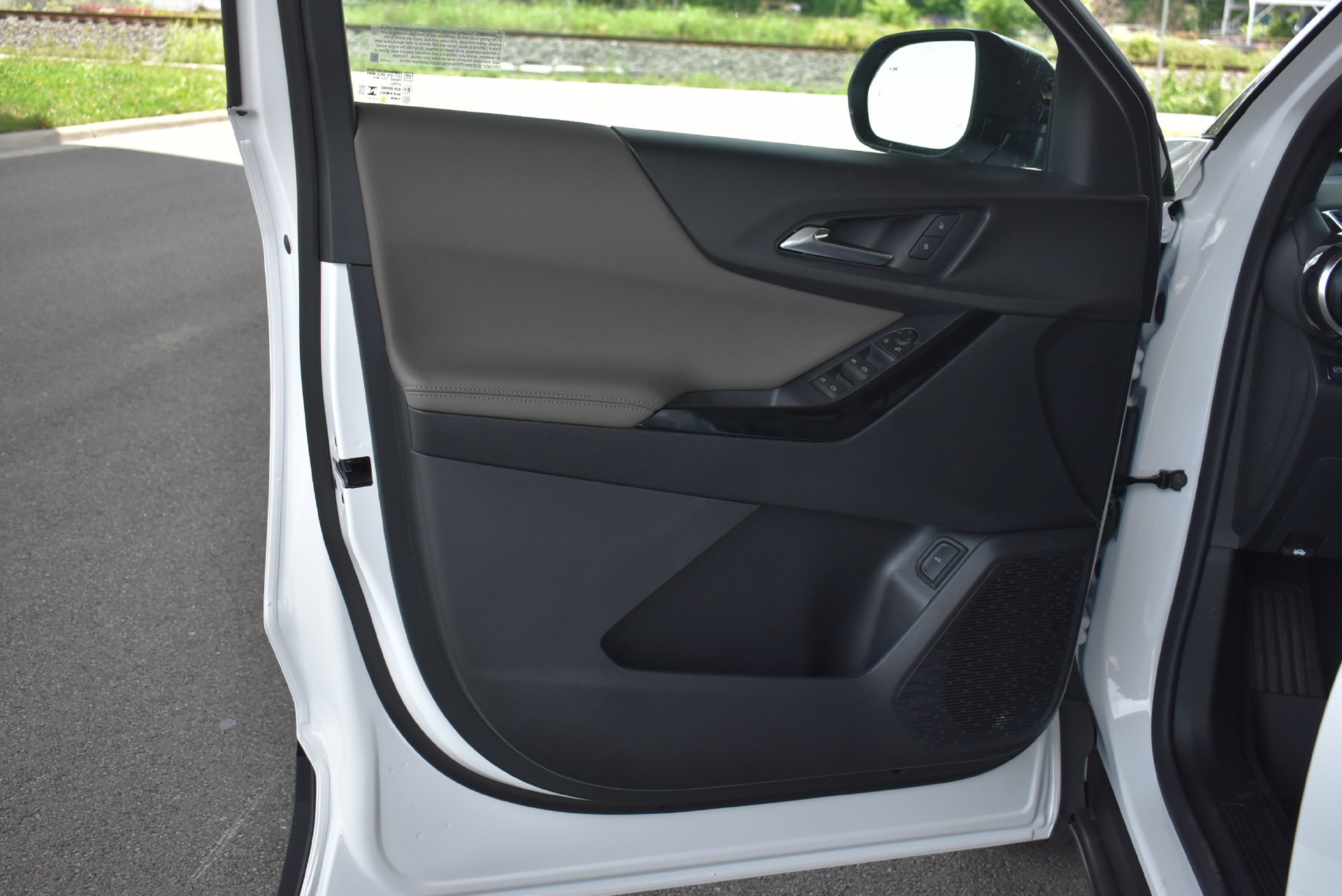 2026 Chevrolet Equinox LT - Photo 12