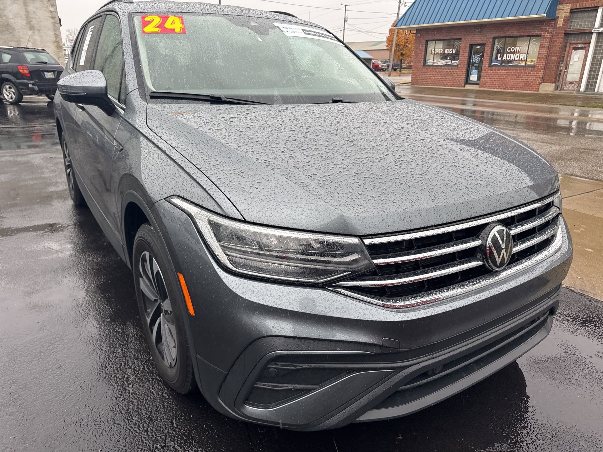2024 Volkswagen Tiguan S photo 2