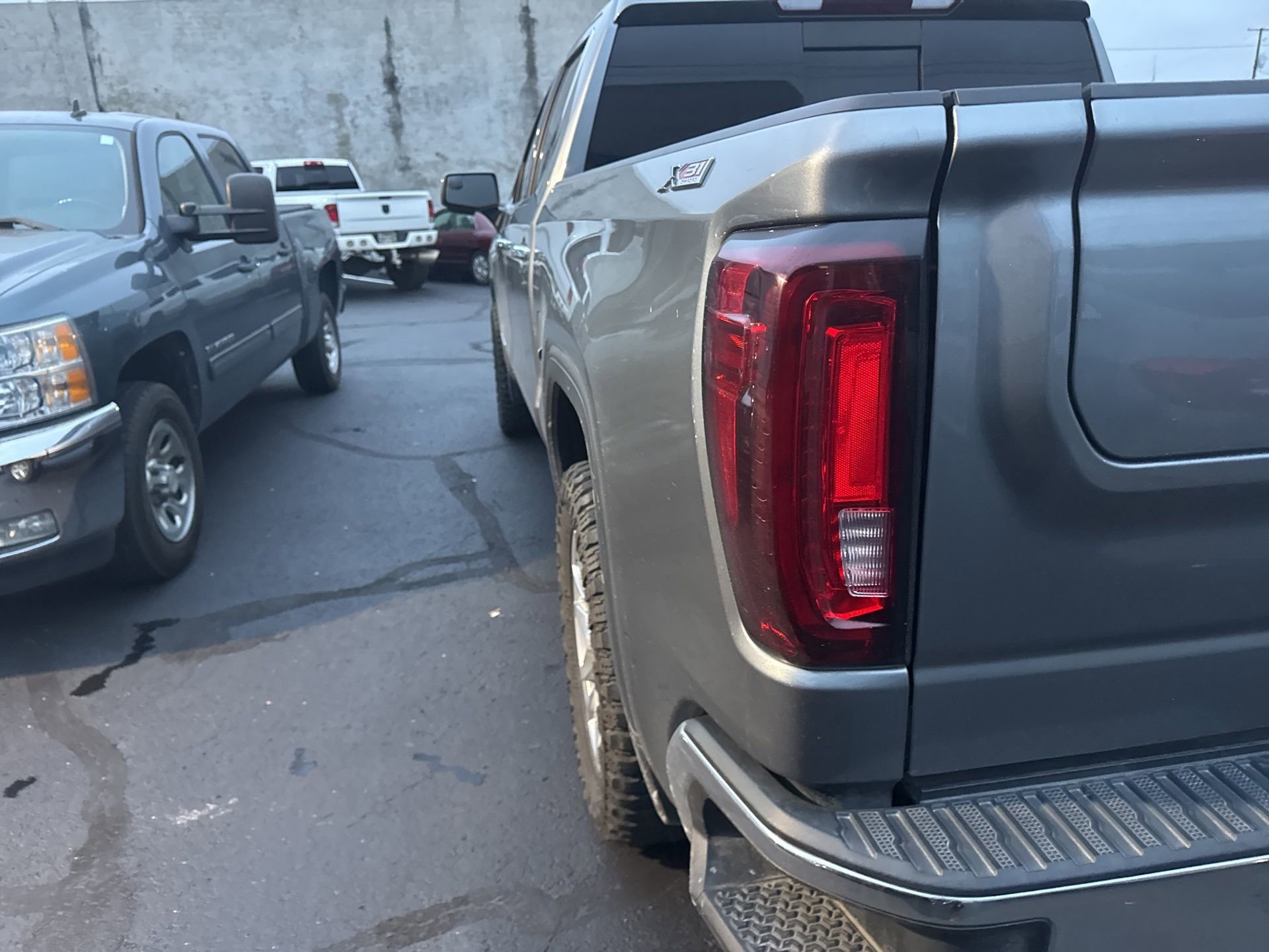 2021 Gmc Sierra 1500 SLT photo 2