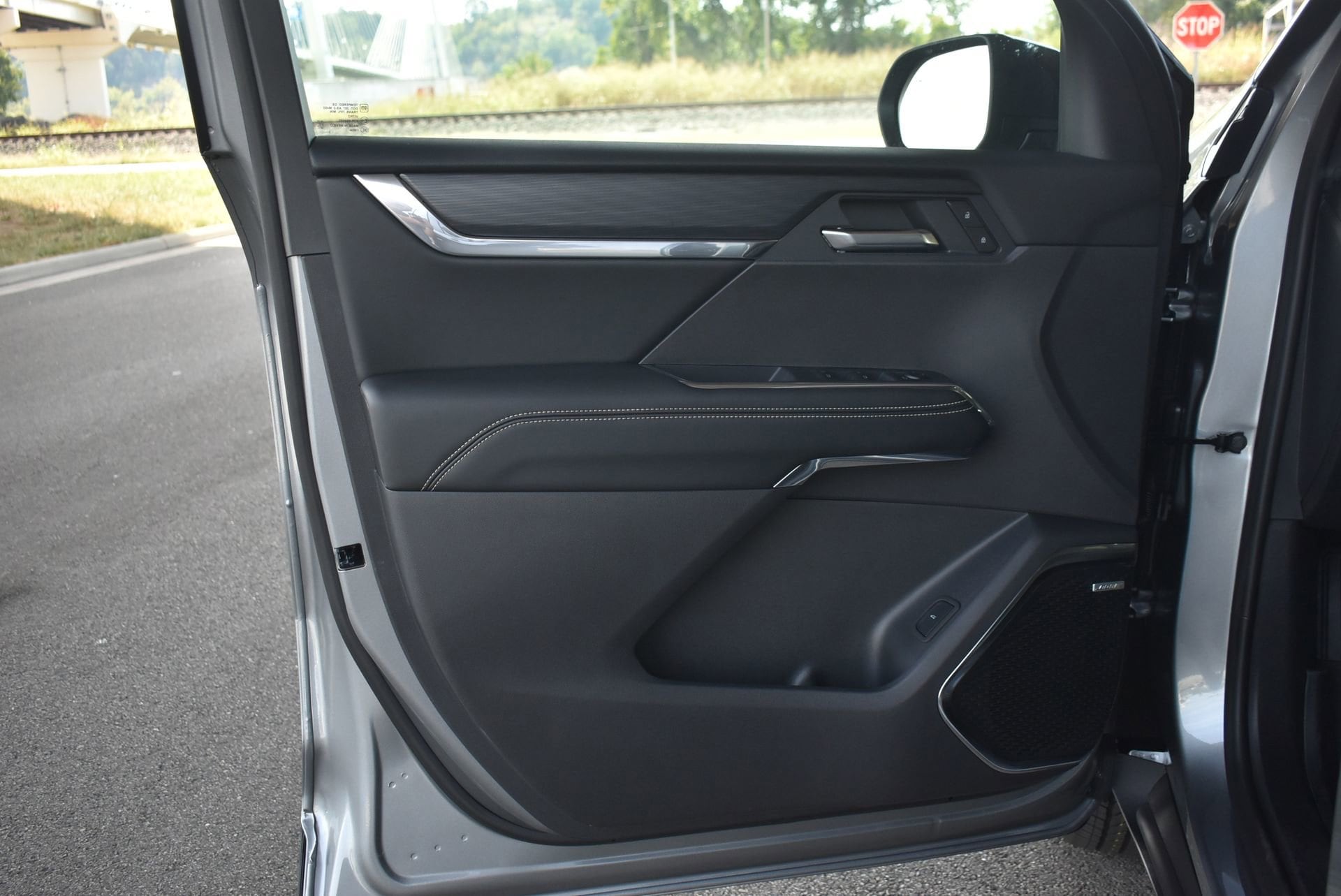 2026 GMC Acadia Elevation - Photo 12