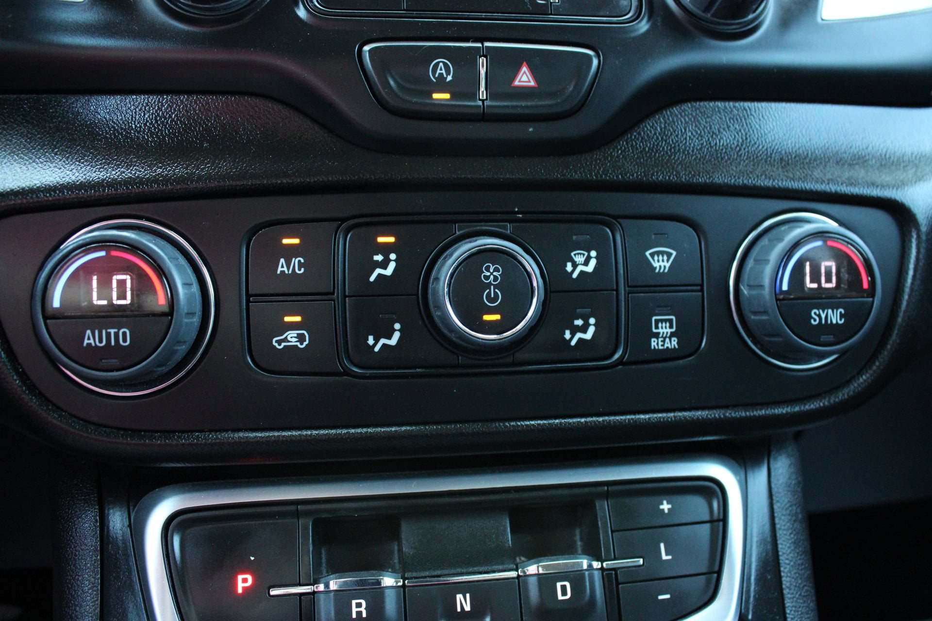 2024 GMC Terrain SLT - Photo 45