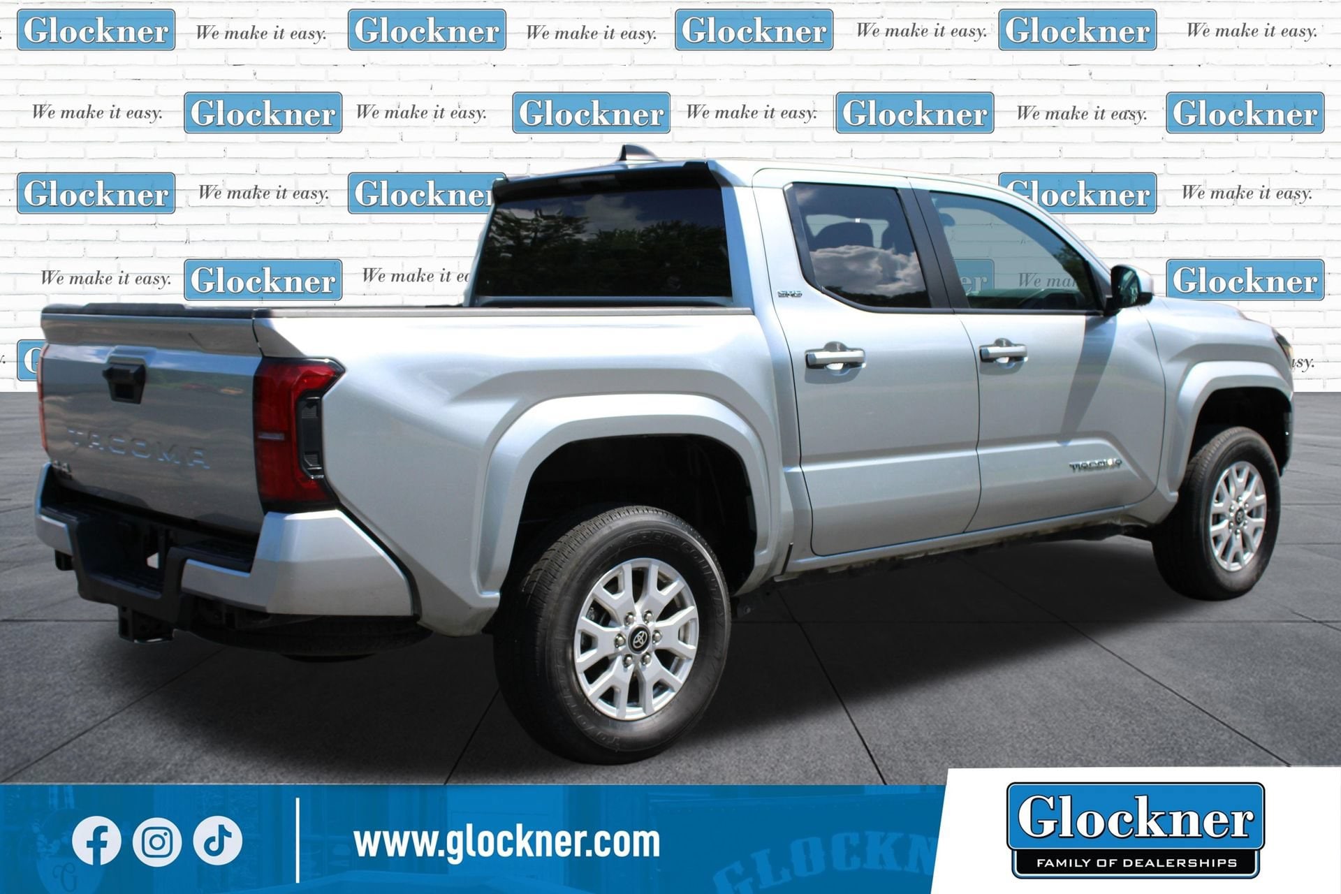 2025 Toyota Tacoma SR5 - Photo 6