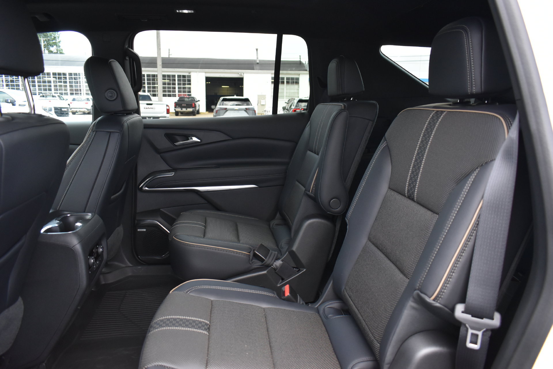 2026 Chevrolet Traverse High Country - Photo 18