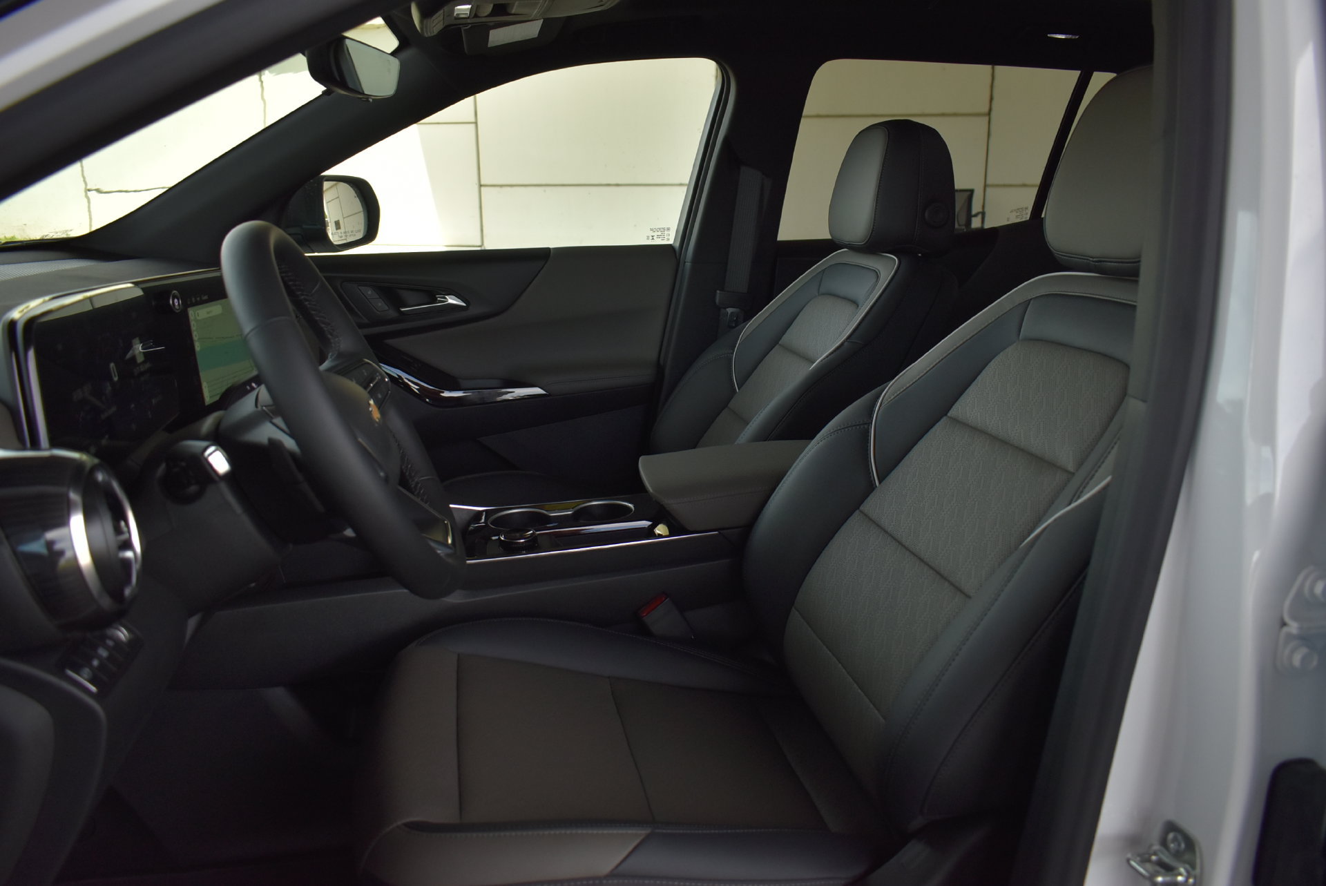 2026 Chevrolet Equinox LT - Photo 13