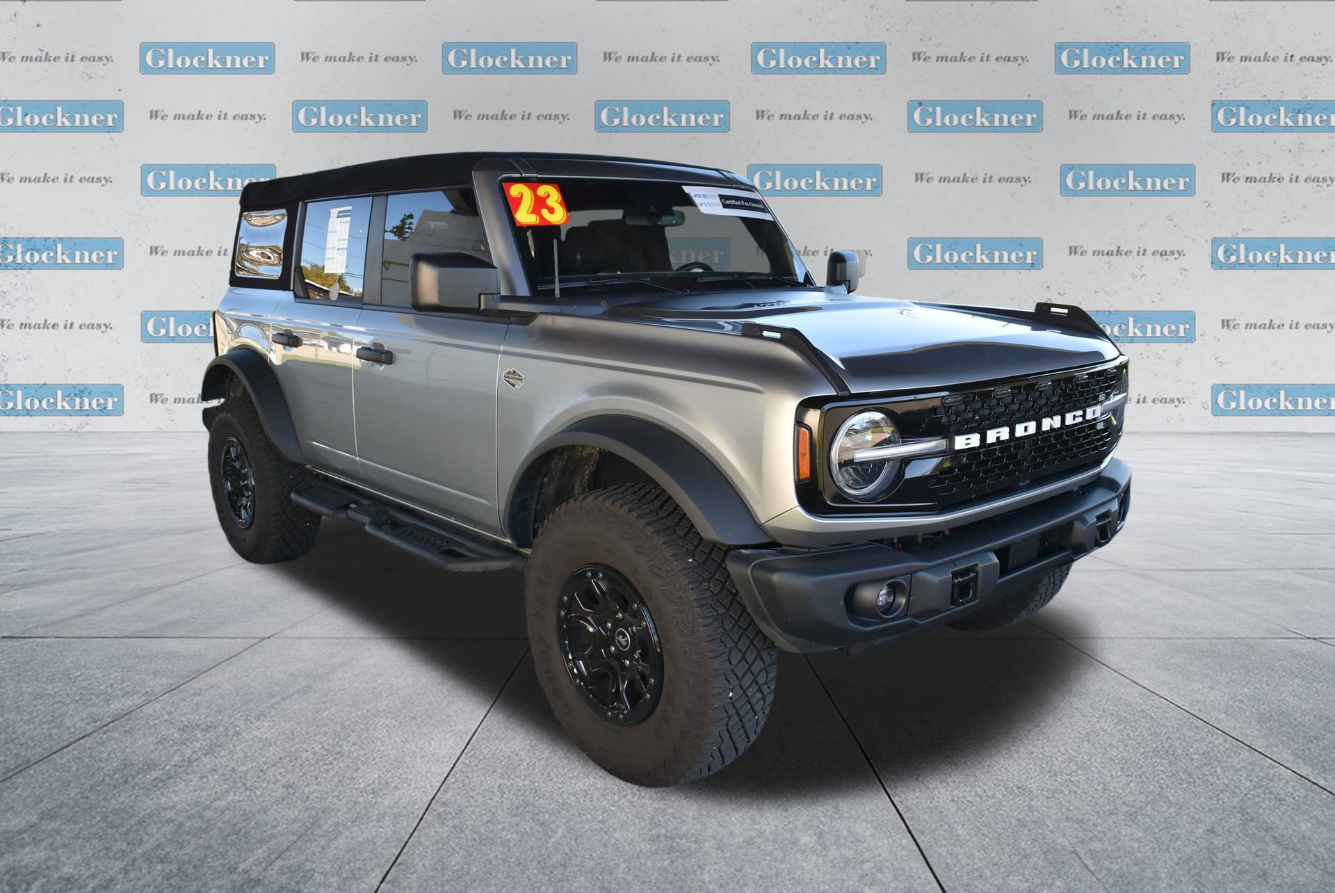 2023 Ford Bronco Base photo 2