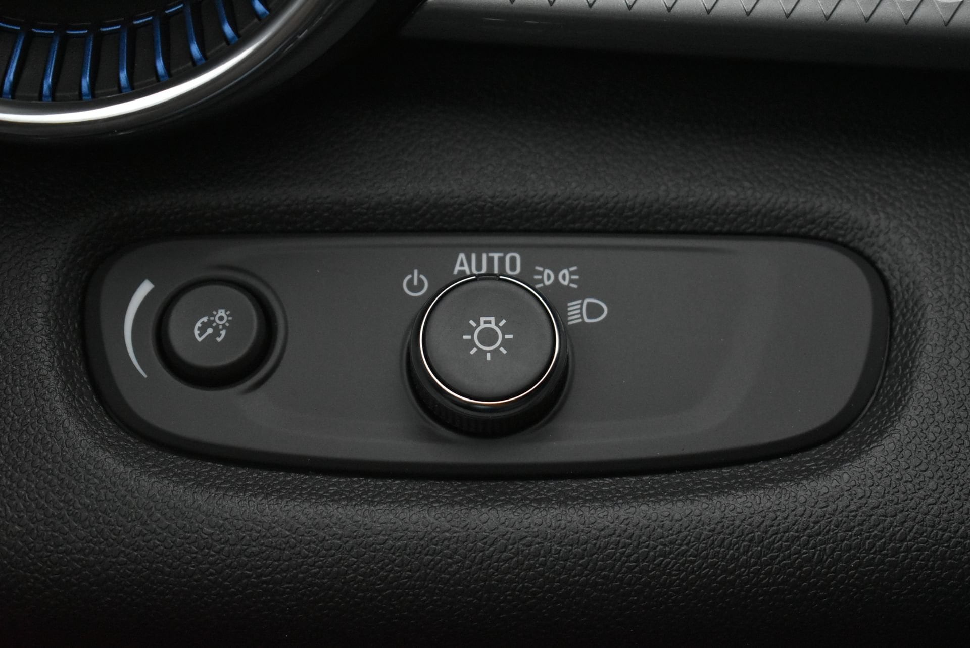2026 Chevrolet Trax LT - Photo 18