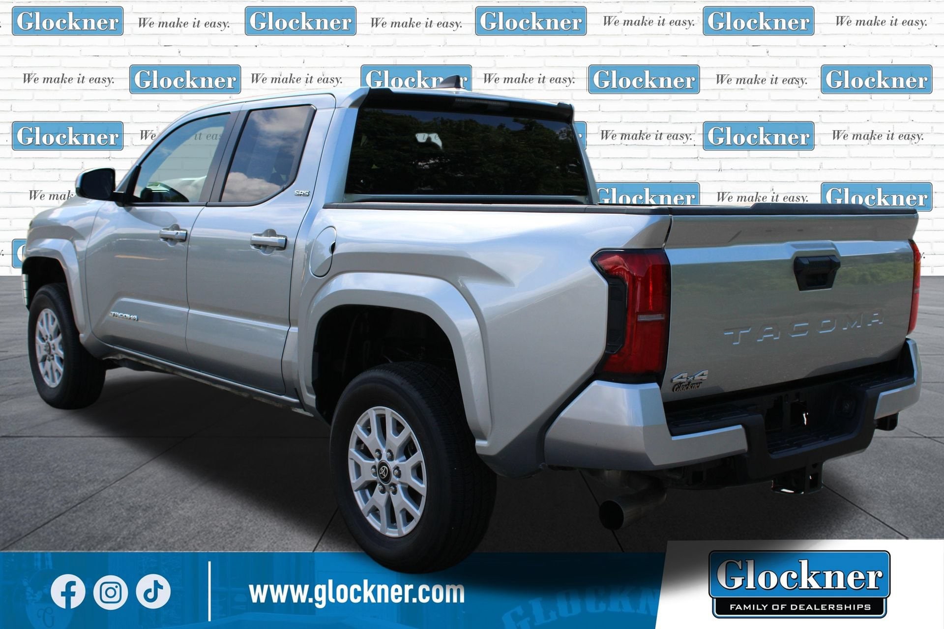 2025 Toyota Tacoma SR5 - Photo 8