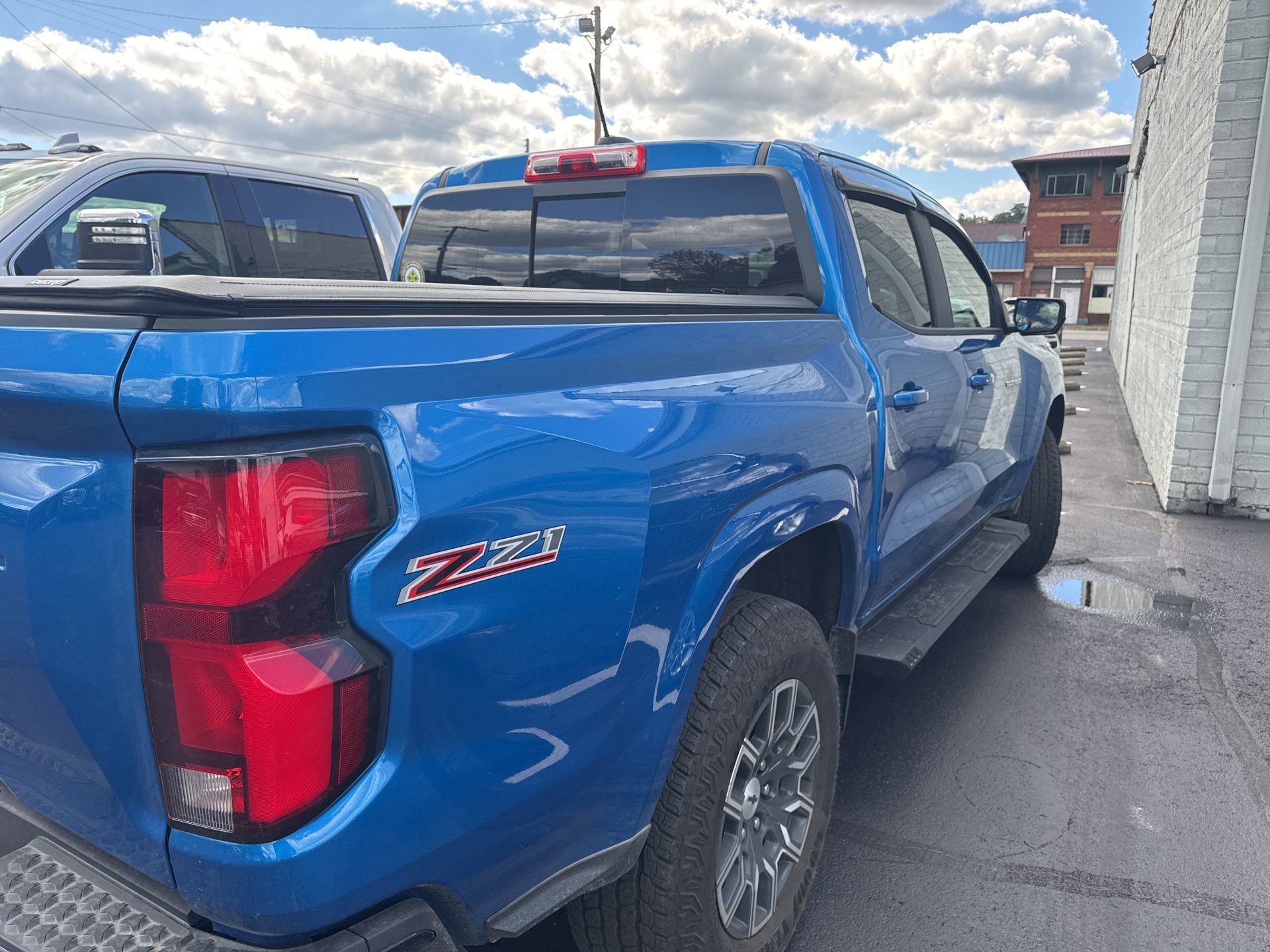 2024 Chevrolet Colorado Z71 photo 3