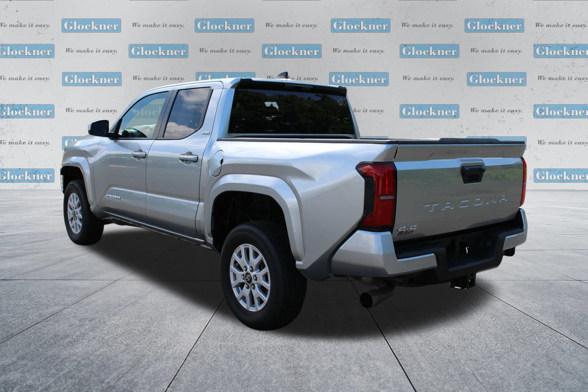 2025 Toyota Tacoma SR5 - Photo 8
