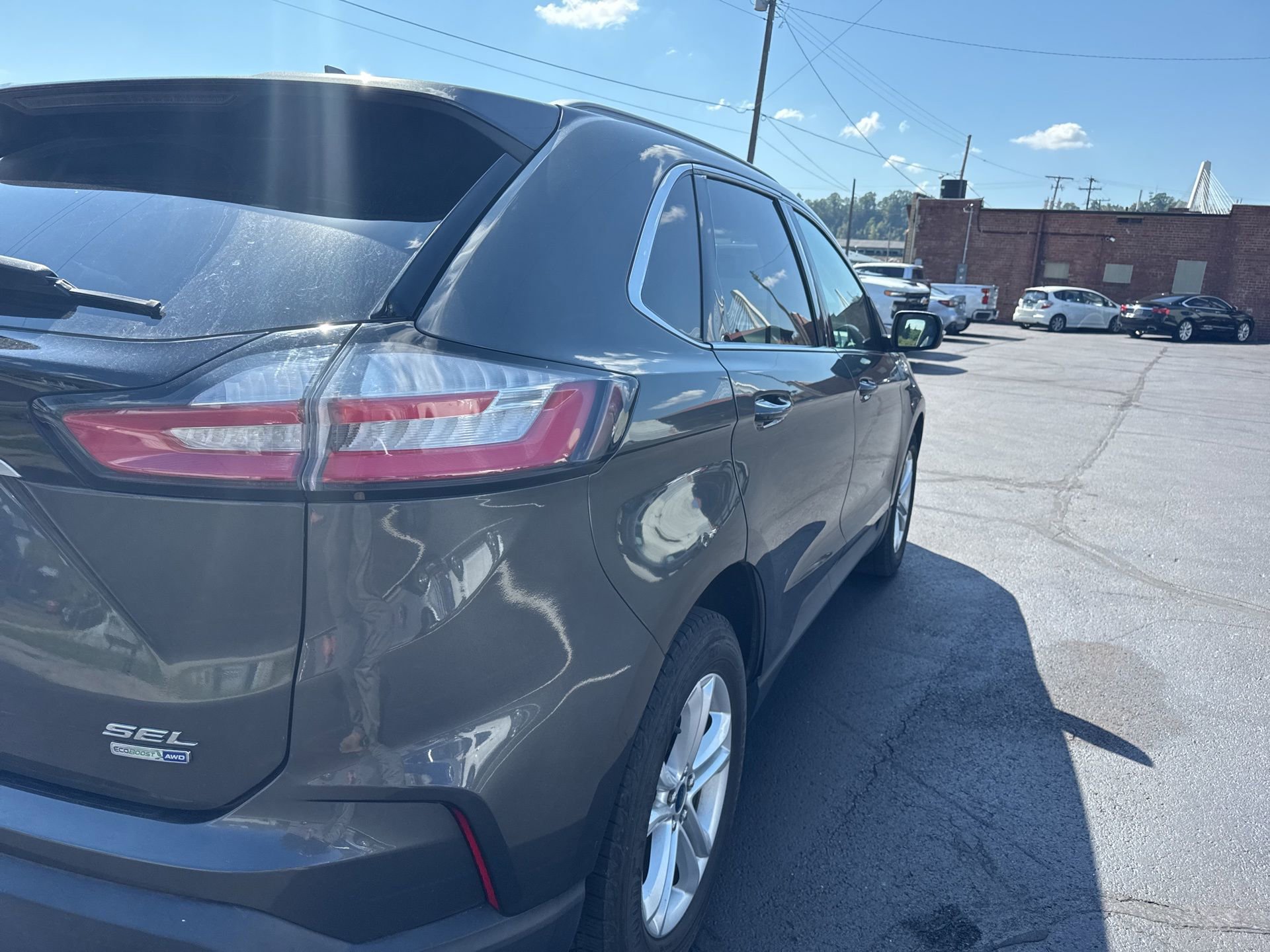 2020 Ford Edge SEL photo 2