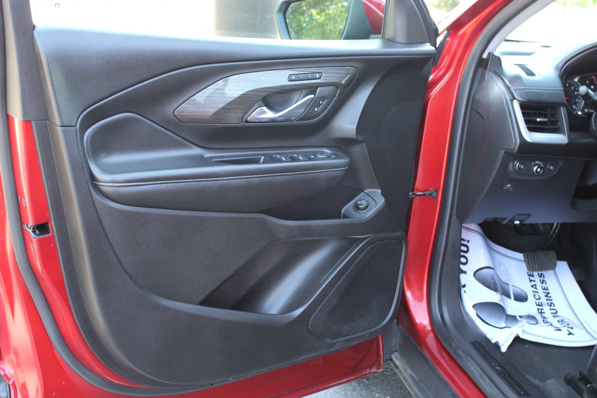 2024 GMC Terrain SLT - Photo 12