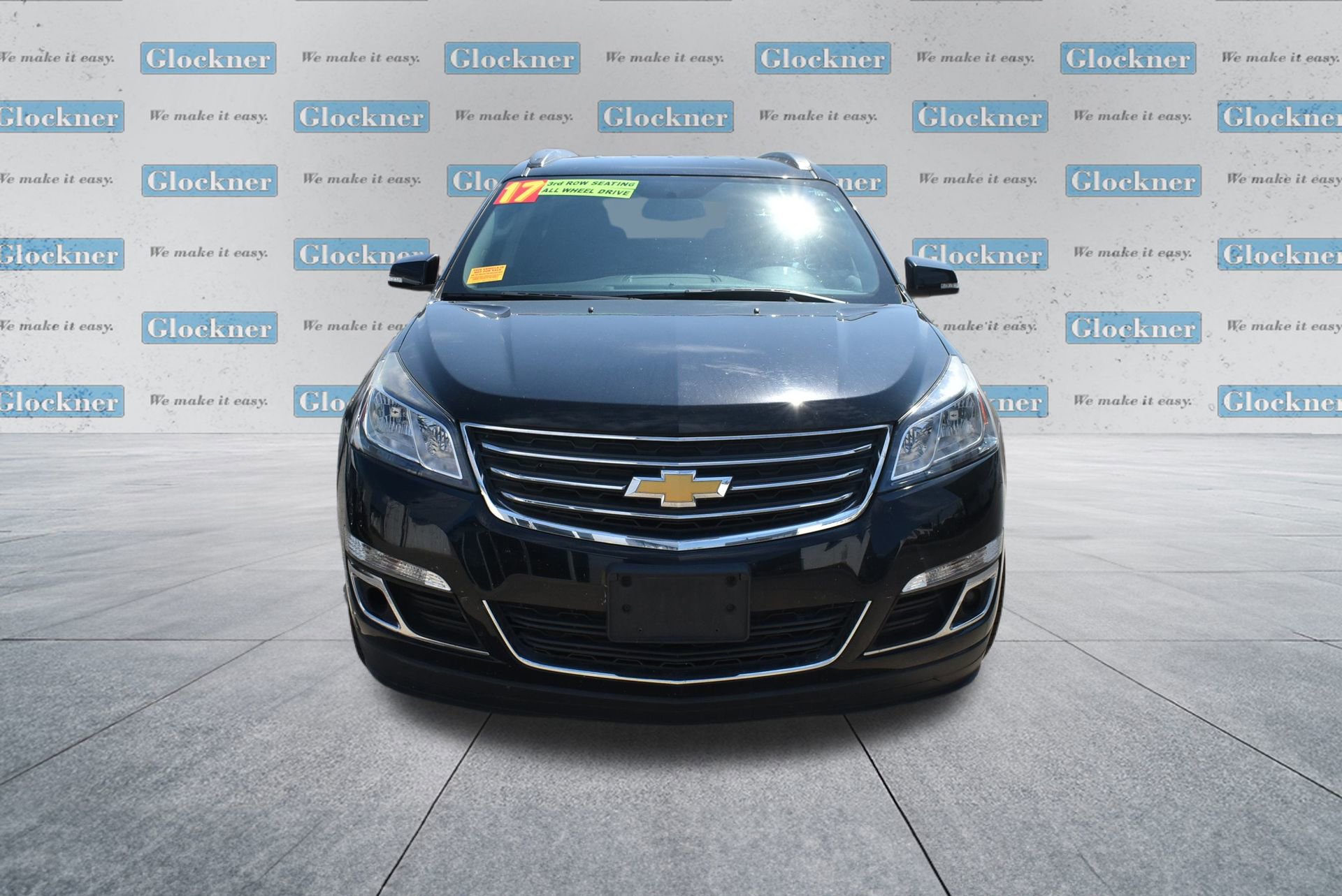 2017 Chevrolet Traverse 1LT photo 2