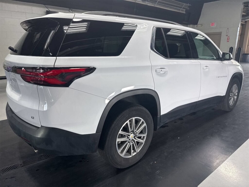 Used 2023 Chevrolet Traverse LT Cloth SUV