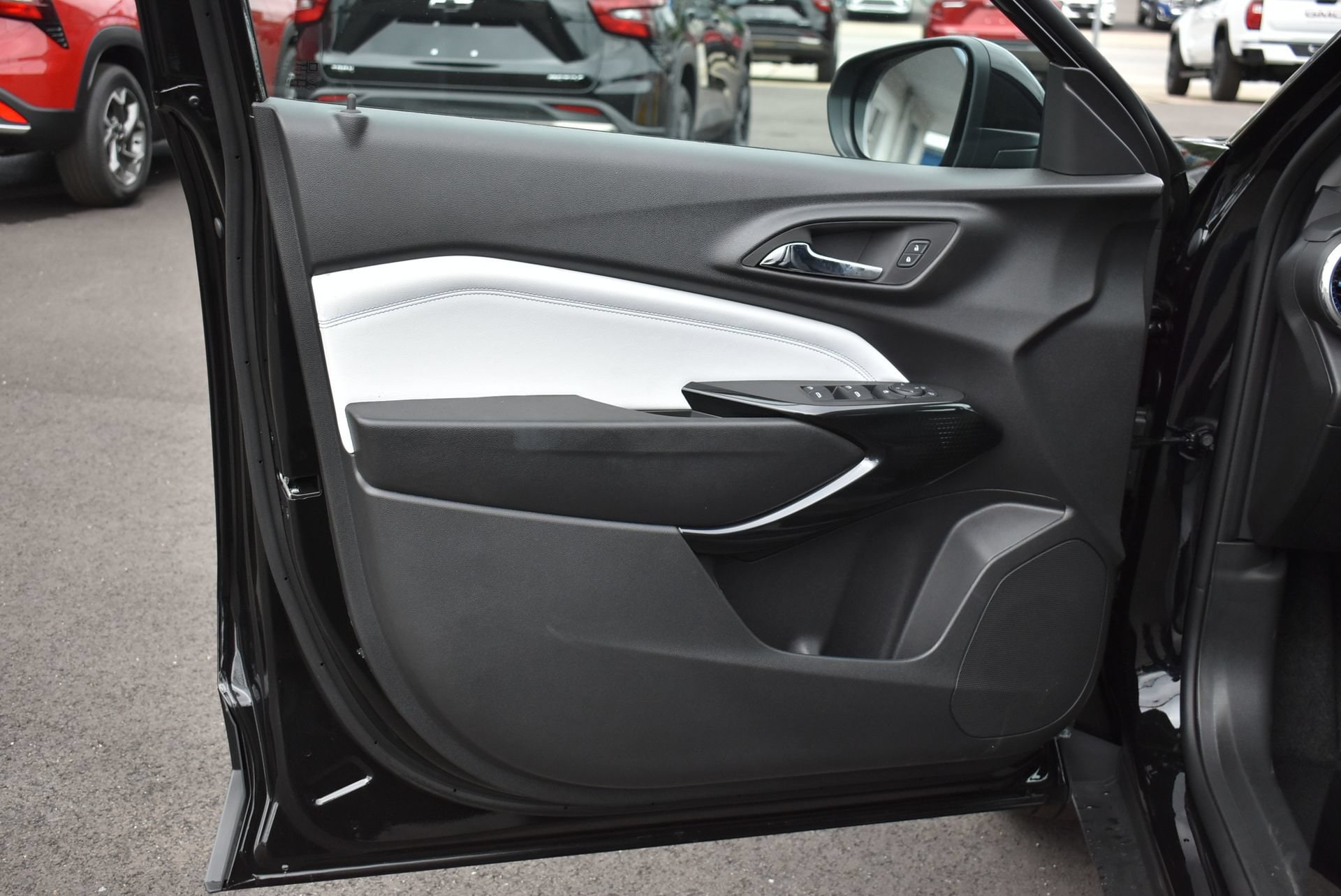 2026 Chevrolet Trax LT - Photo 12