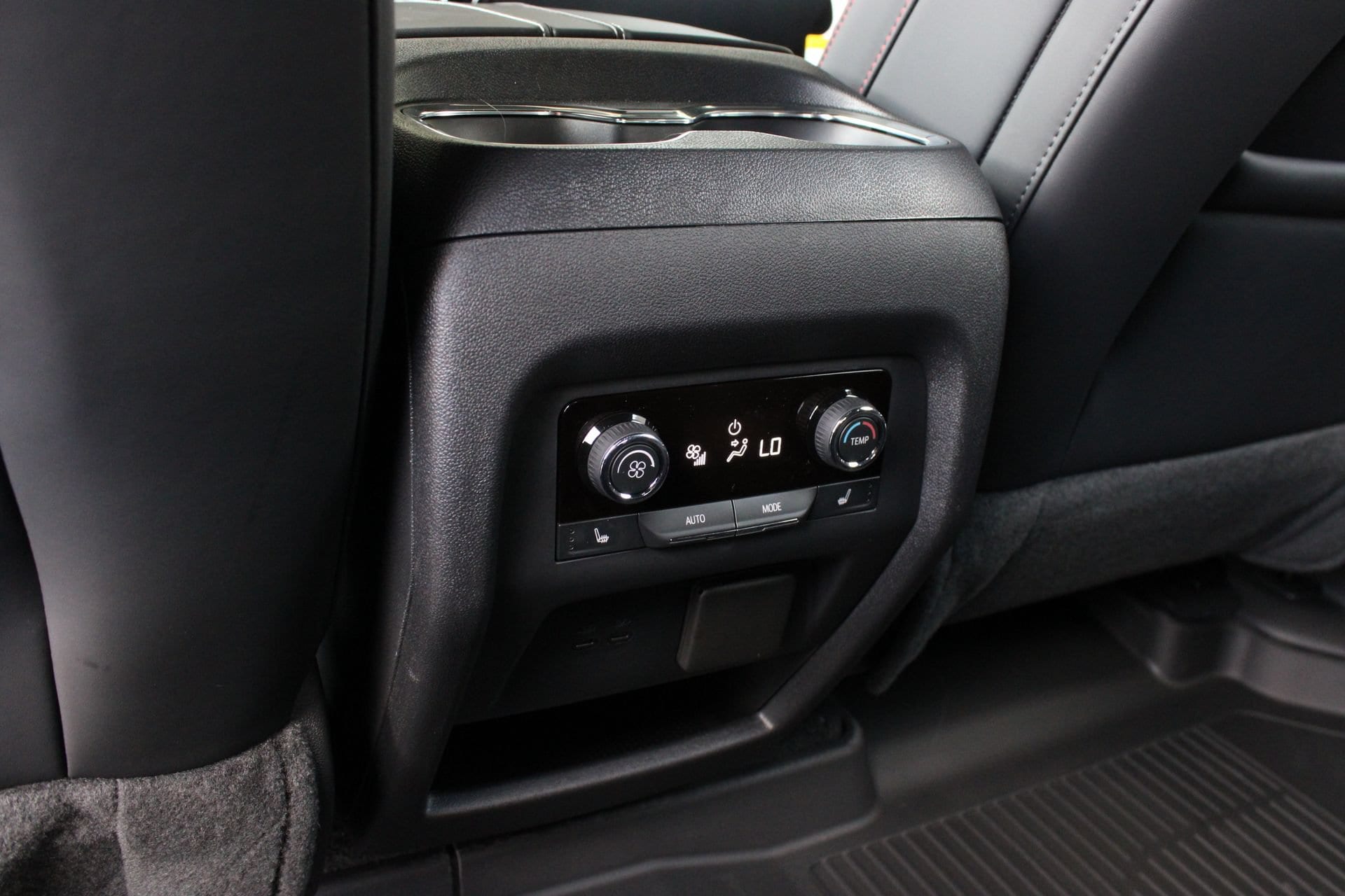 2027 Chevrolet Traverse RS - Photo 20