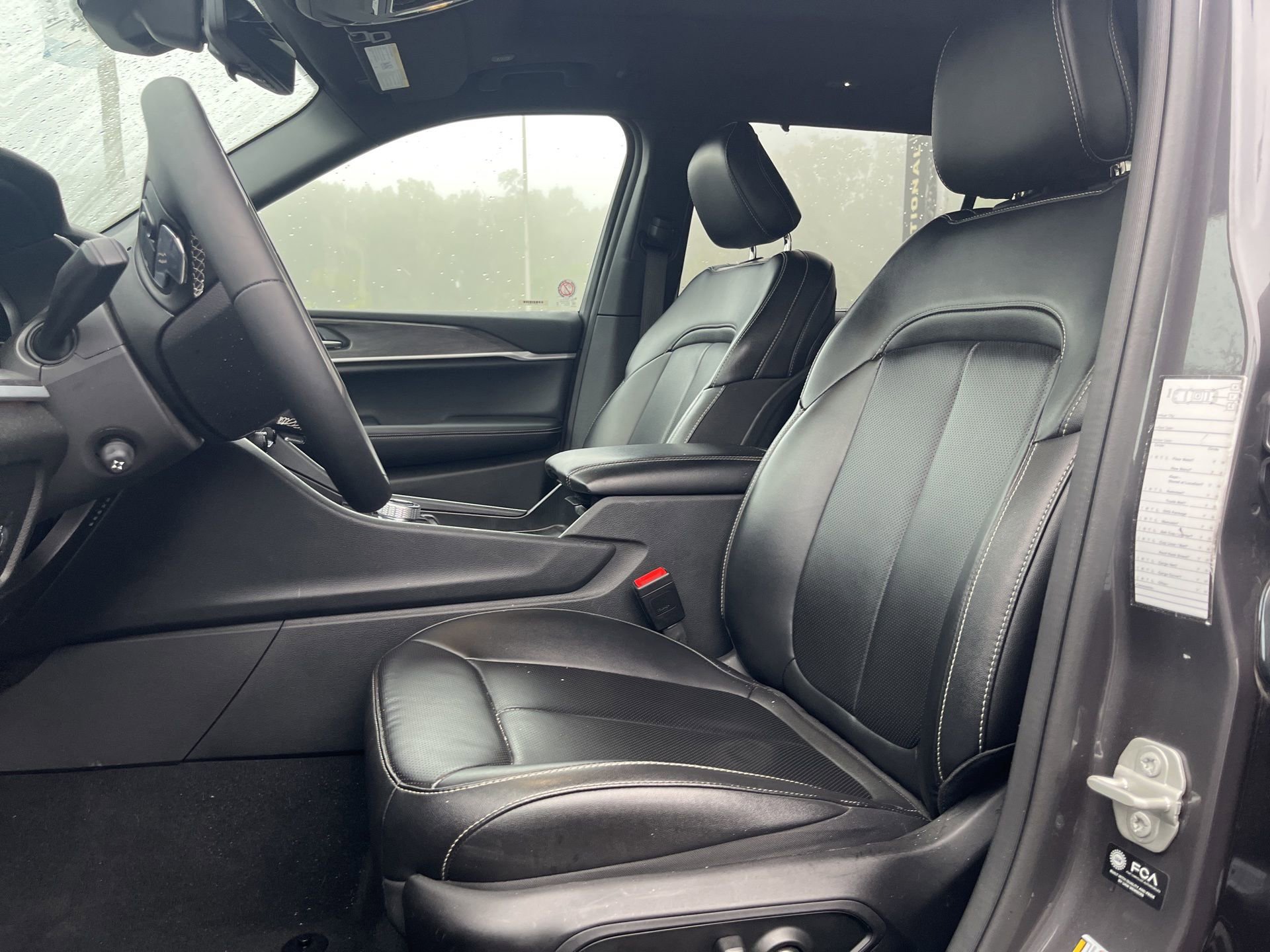 2024 Jeep Grand Cherokee Limited photo 2