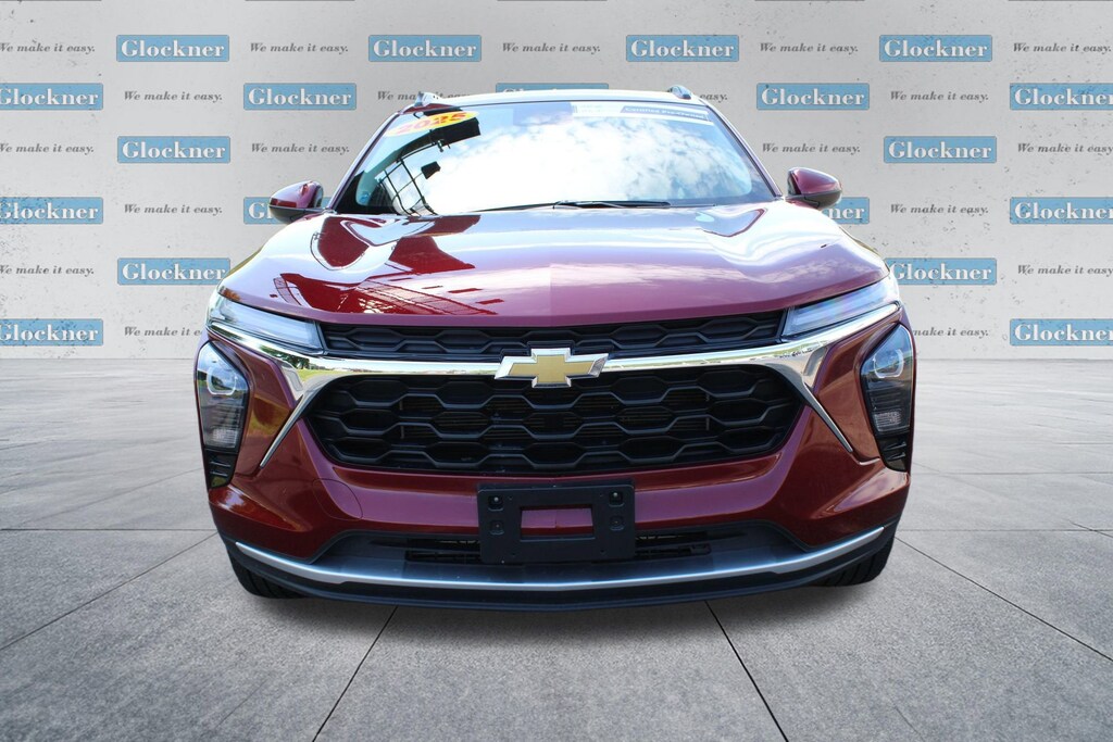 Used 2025 Chevrolet Trax LT SUV