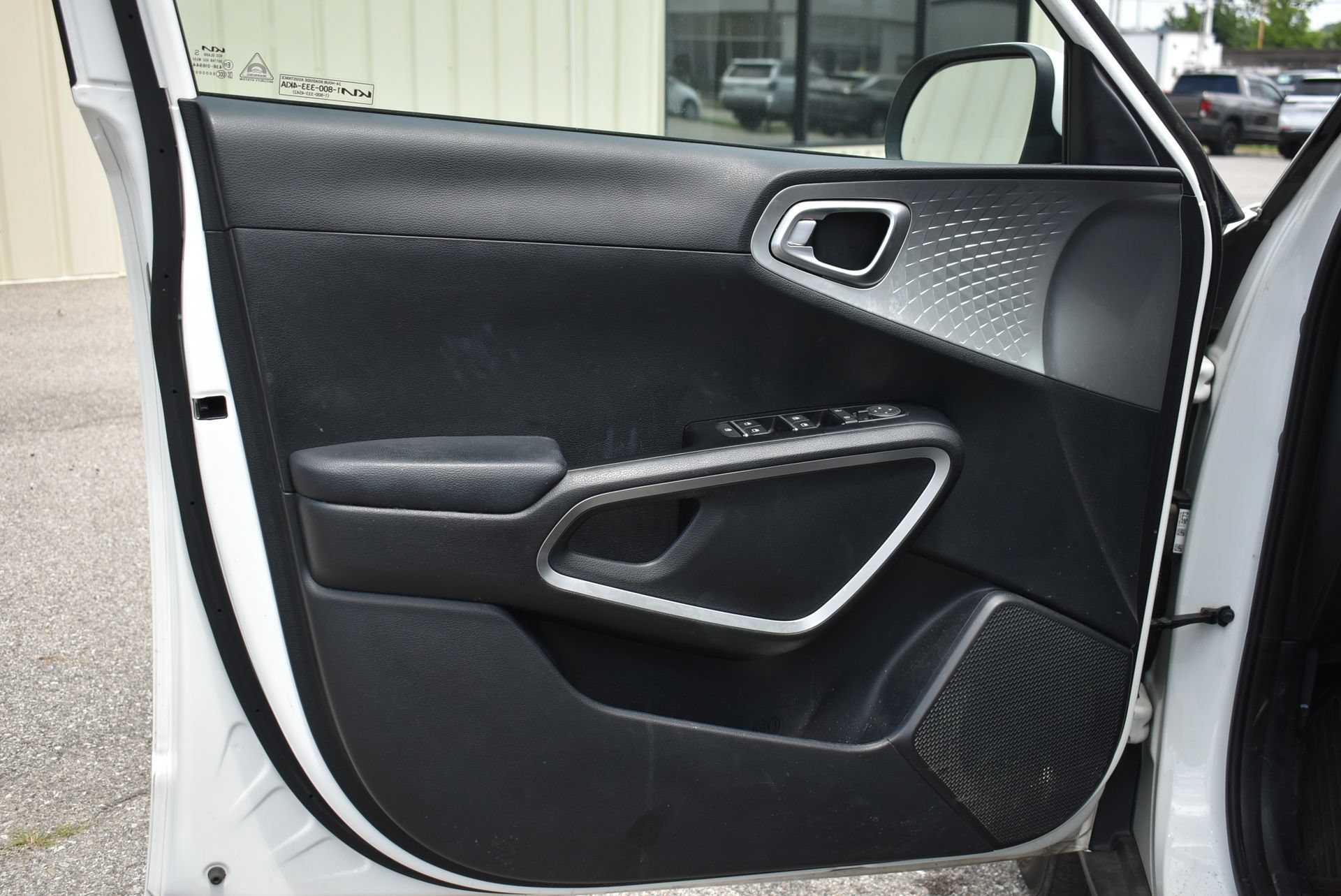2023 Kia Soul LX - Photo 11