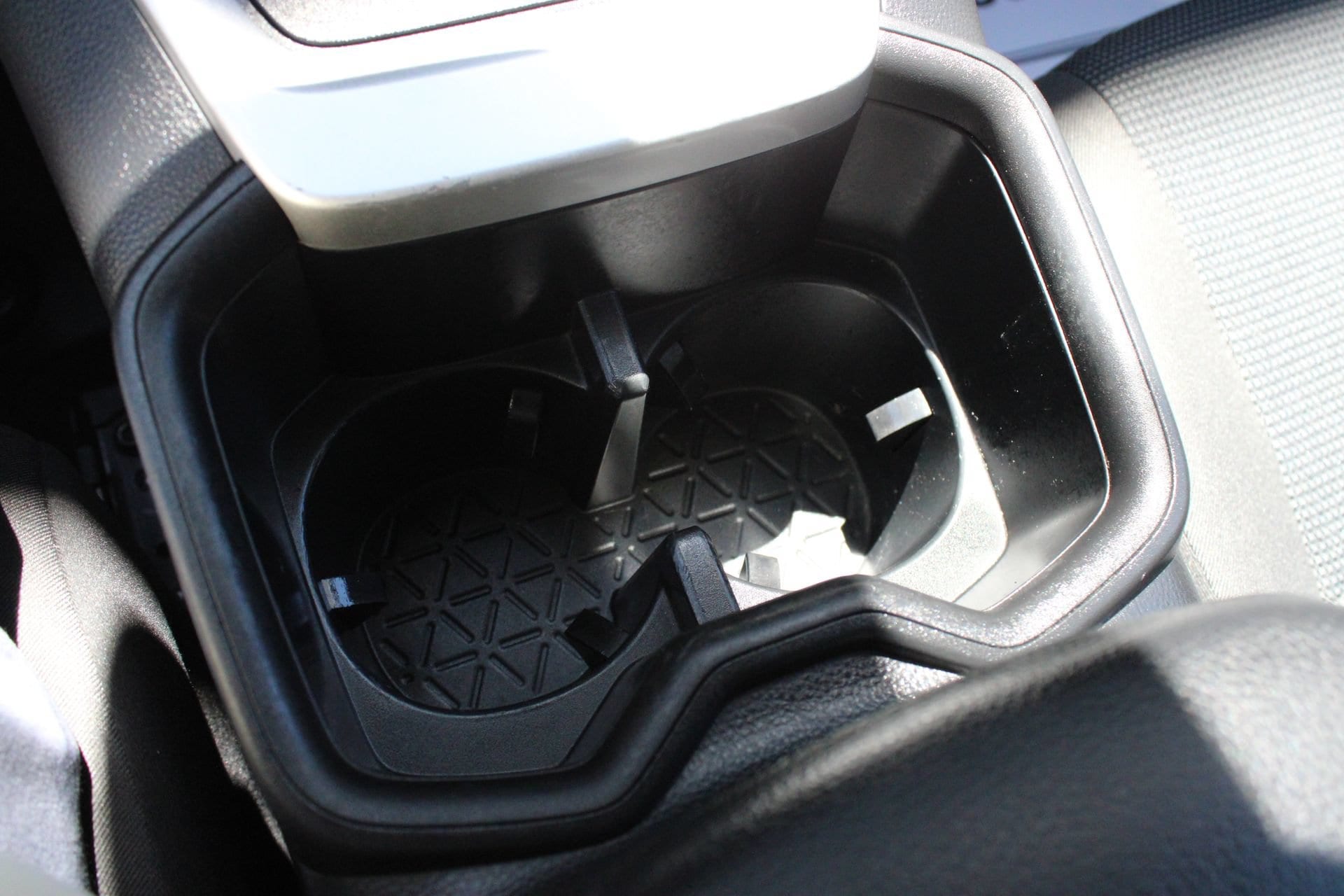 2022 Toyota RAV4 LE - Photo 39