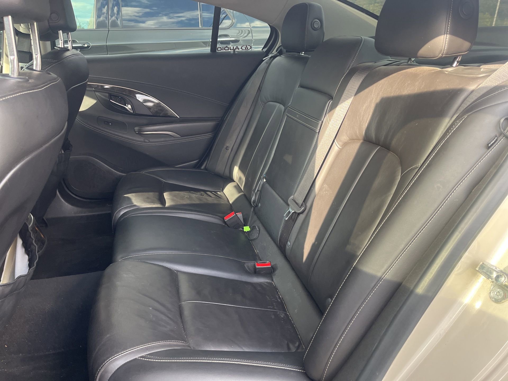 2014 Buick LaCrosse Leather photo 3