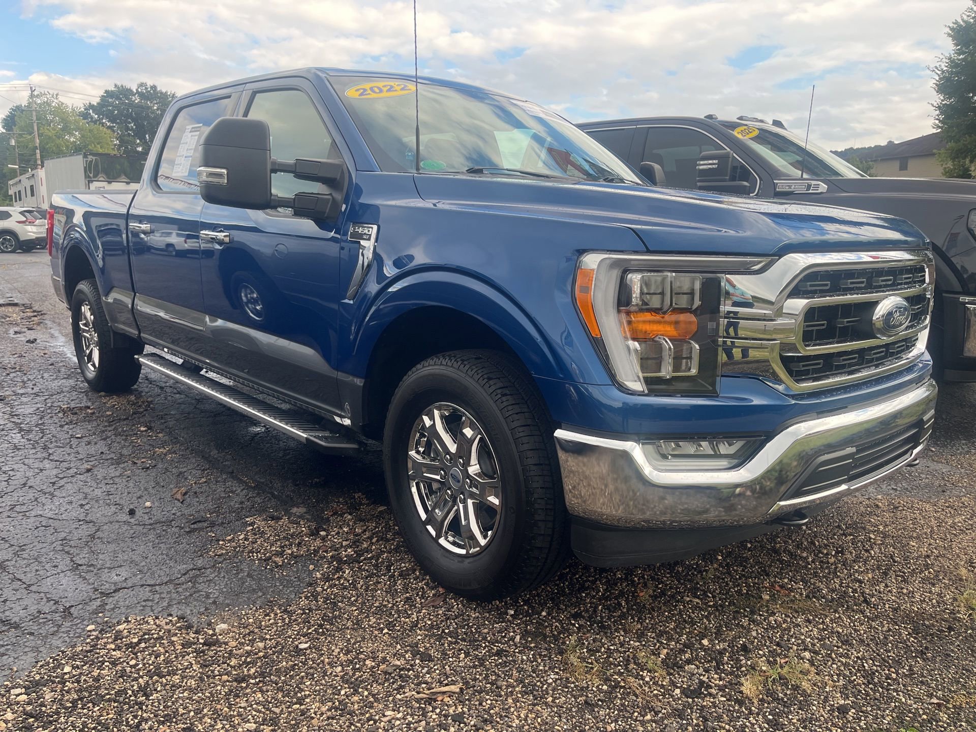 2022 Ford F-150 XLT photo 2